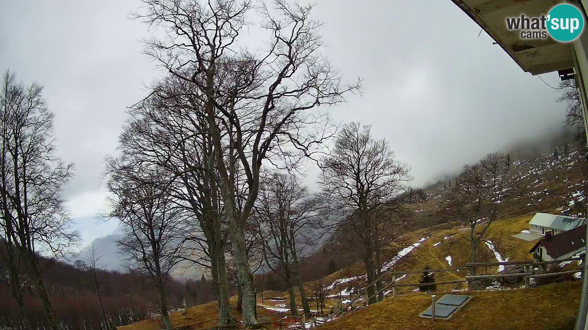 Refuge de la montagne Planina Razor caméra en direct (1315) | vue sur Tolminski Migovec