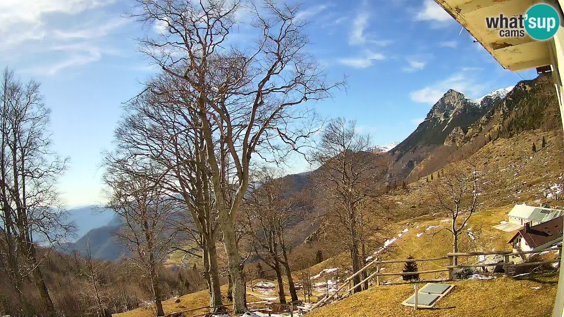 Refuge de la montagne Planina Razor caméra en direct (1315) | vue sur Tolminski Migovec