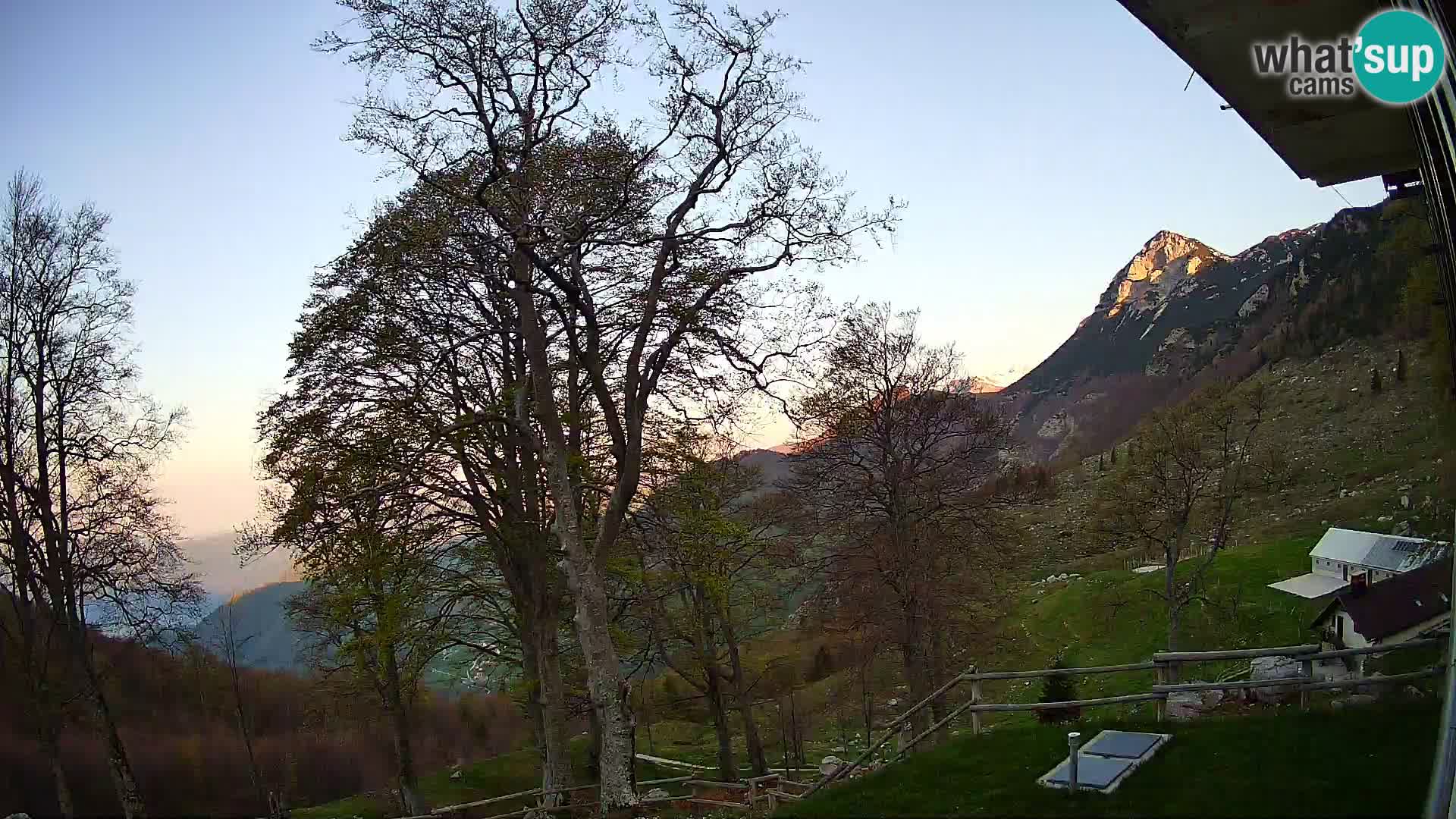 Refuge de la montagne Planina Razor caméra en direct (1315) | vue sur Tolminski Migovec