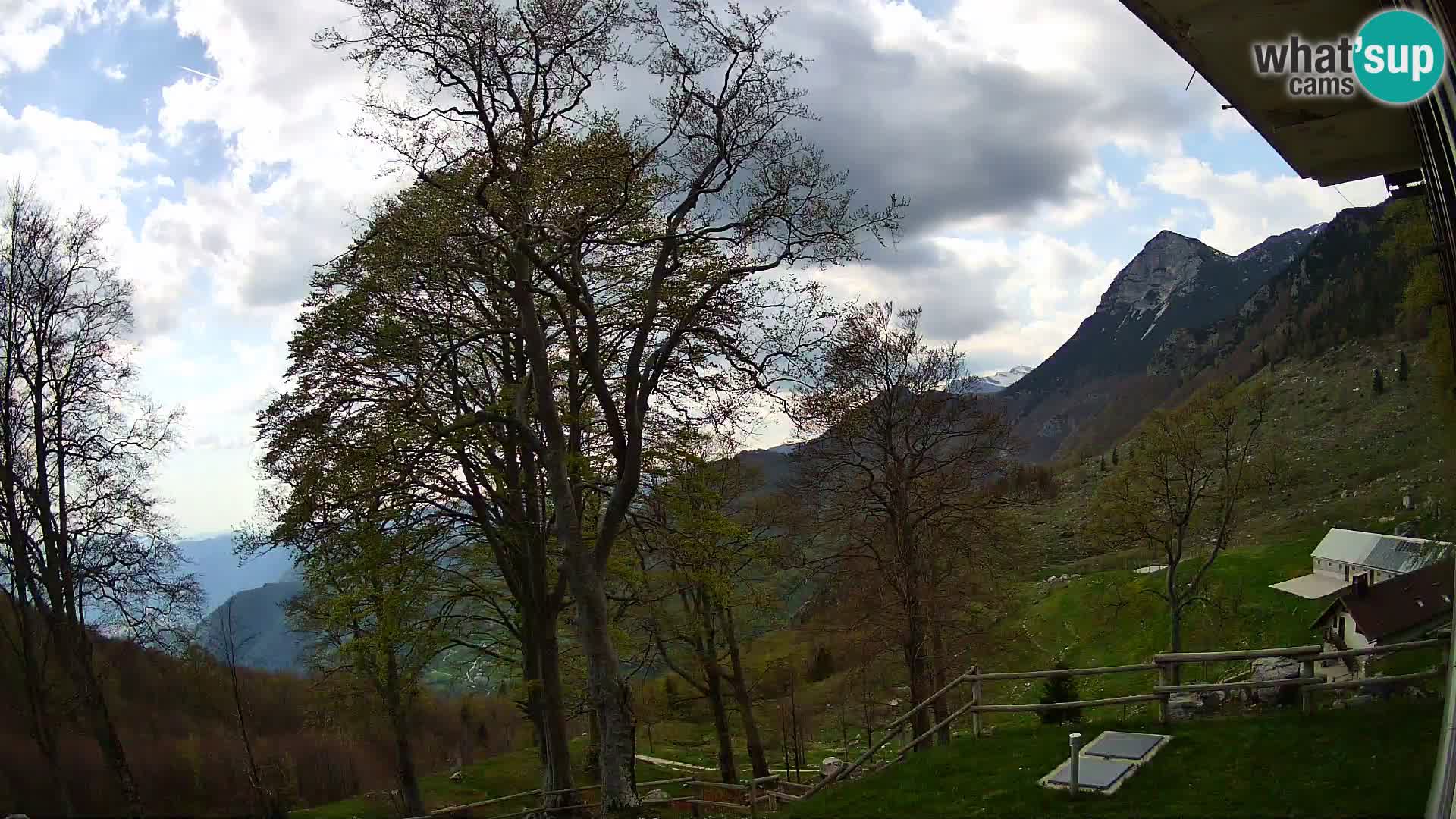 Refuge de la montagne Planina Razor caméra en direct (1315) | vue sur Tolminski Migovec