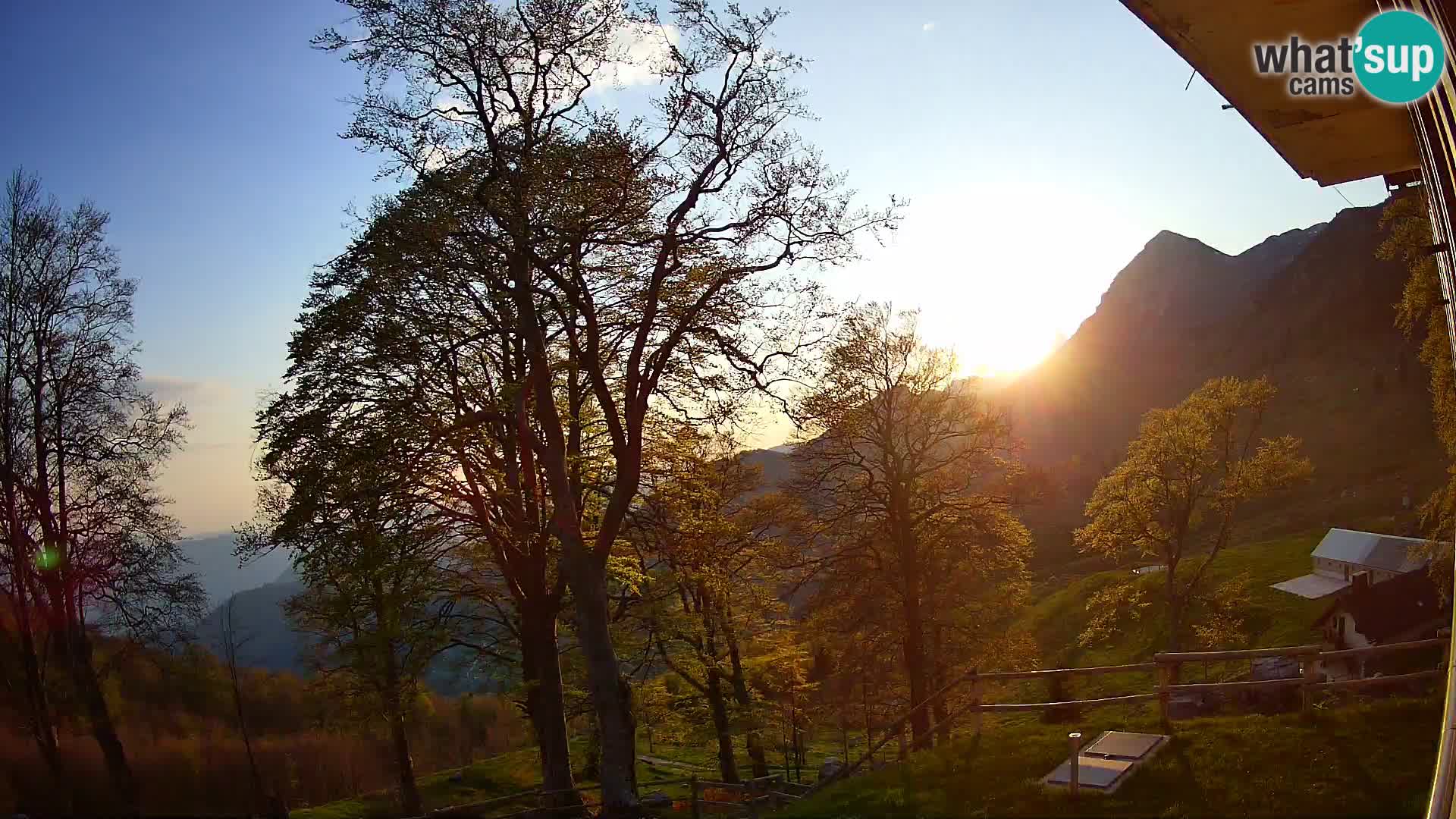 Refuge de la montagne Planina Razor caméra en direct (1315) | vue sur Tolminski Migovec
