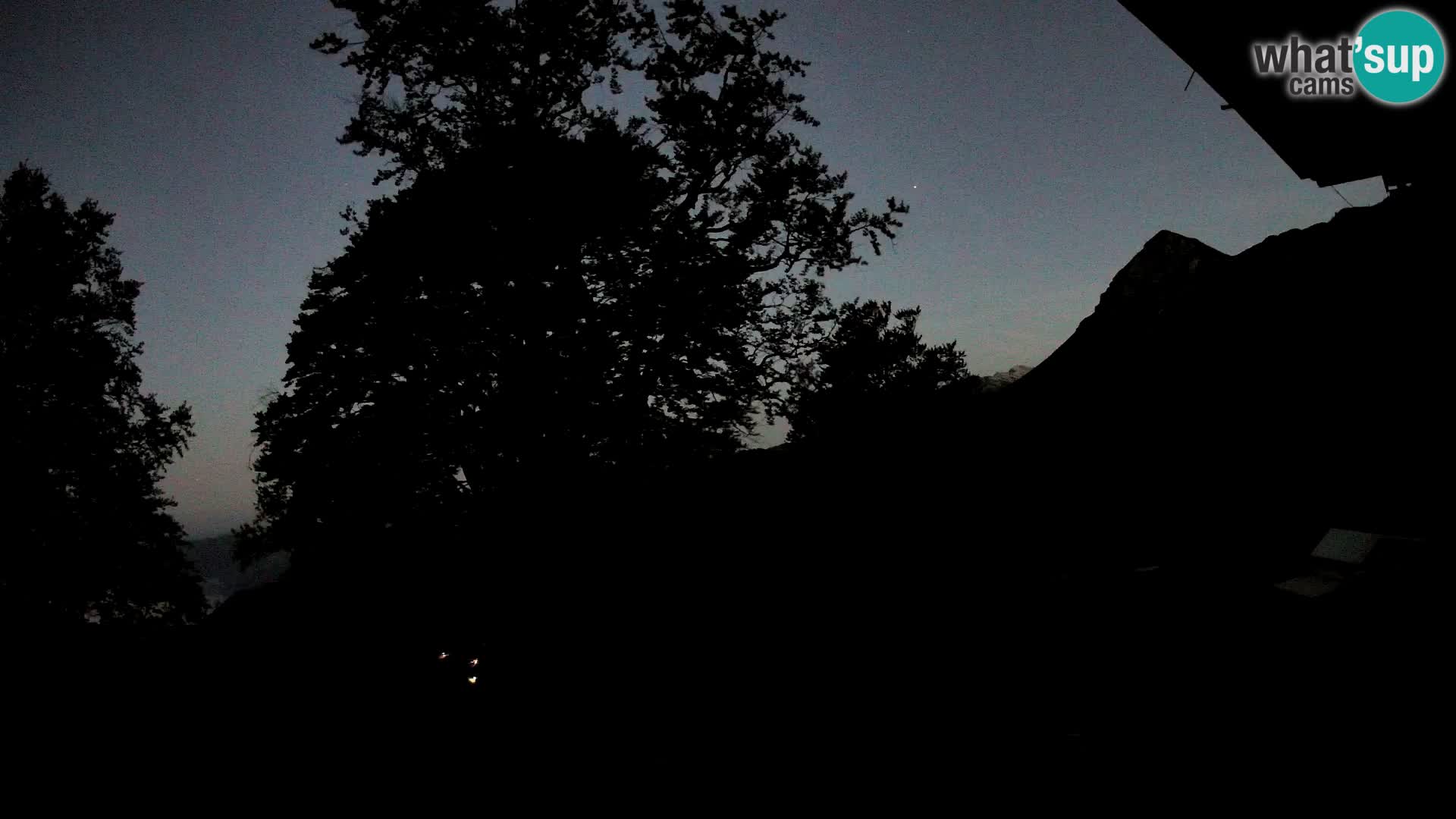 Planina Razor Mountain Hut live cam (1315) | view to Tolminski Migovec