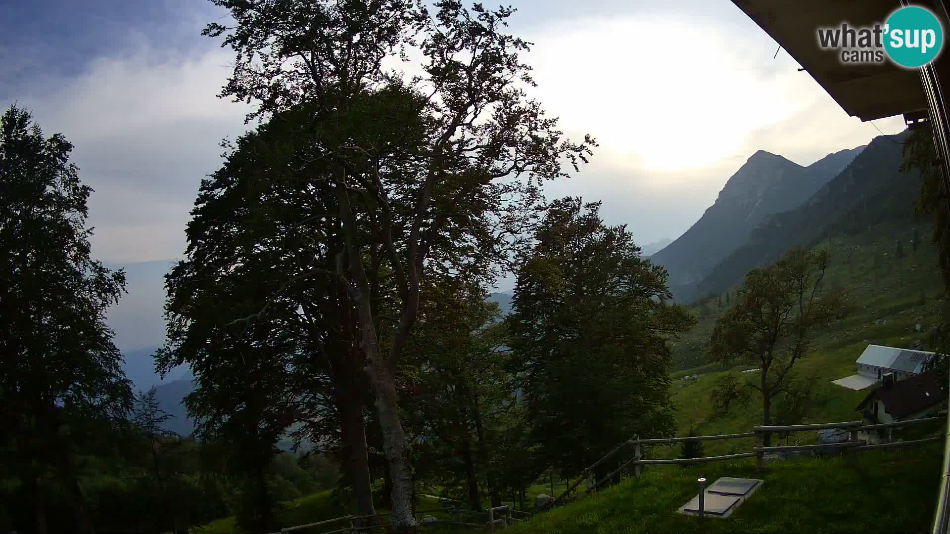 Planina Razor Mountain Hut live cam (1315) | view to Tolminski Migovec