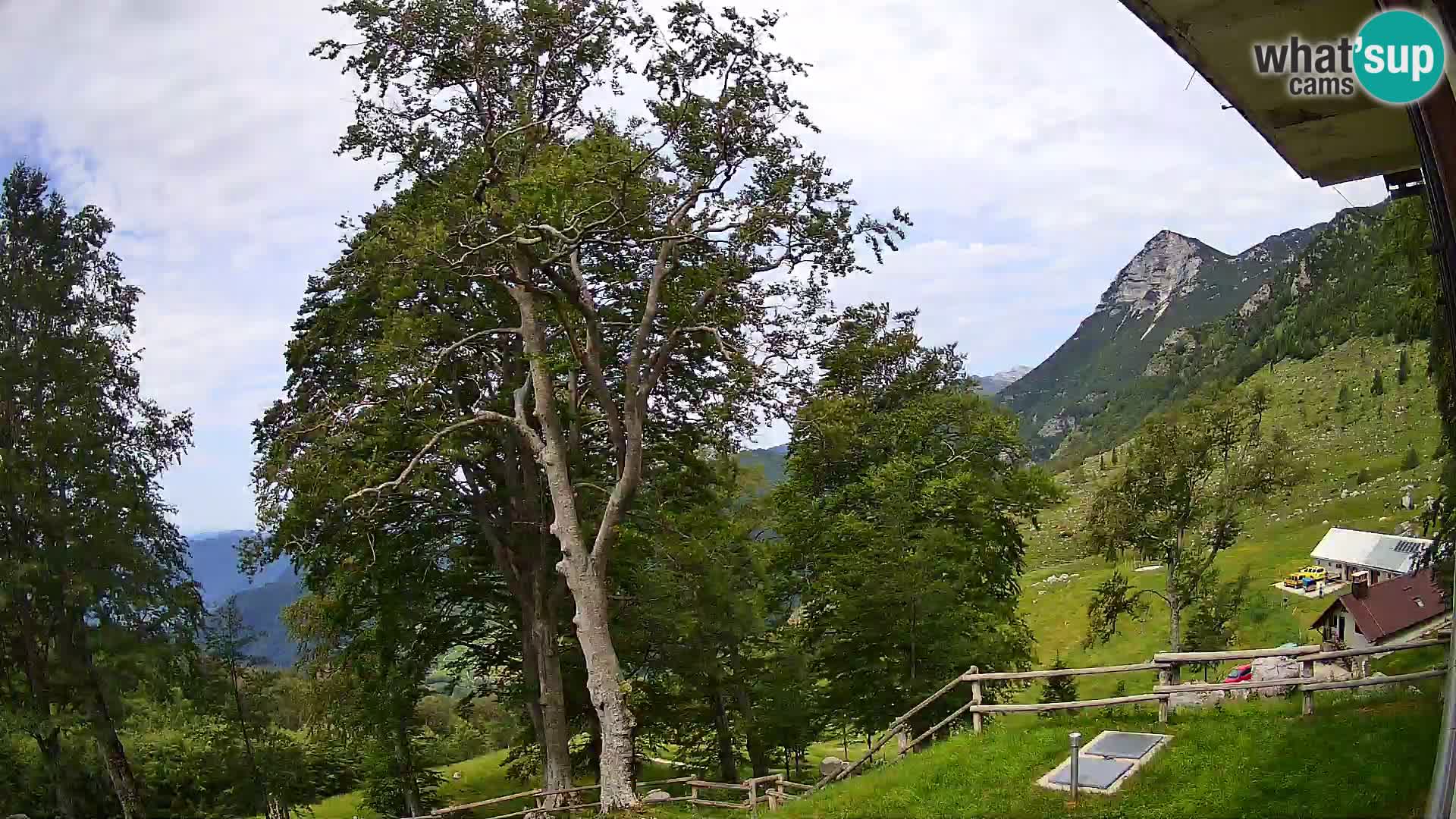 Refuge de la montagne Planina Razor caméra en direct (1315) | vue sur Tolminski Migovec