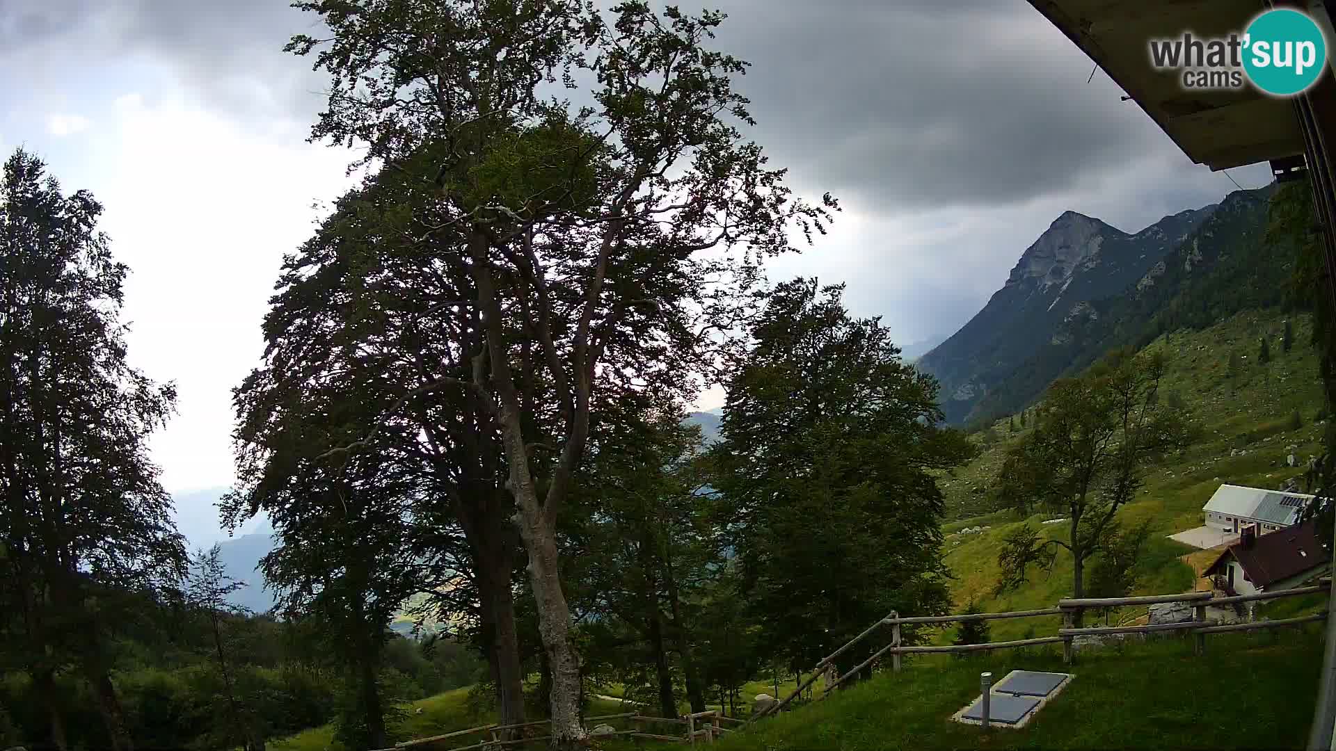 Planina Razor Mountain Hut live cam (1315) | view to Tolminski Migovec
