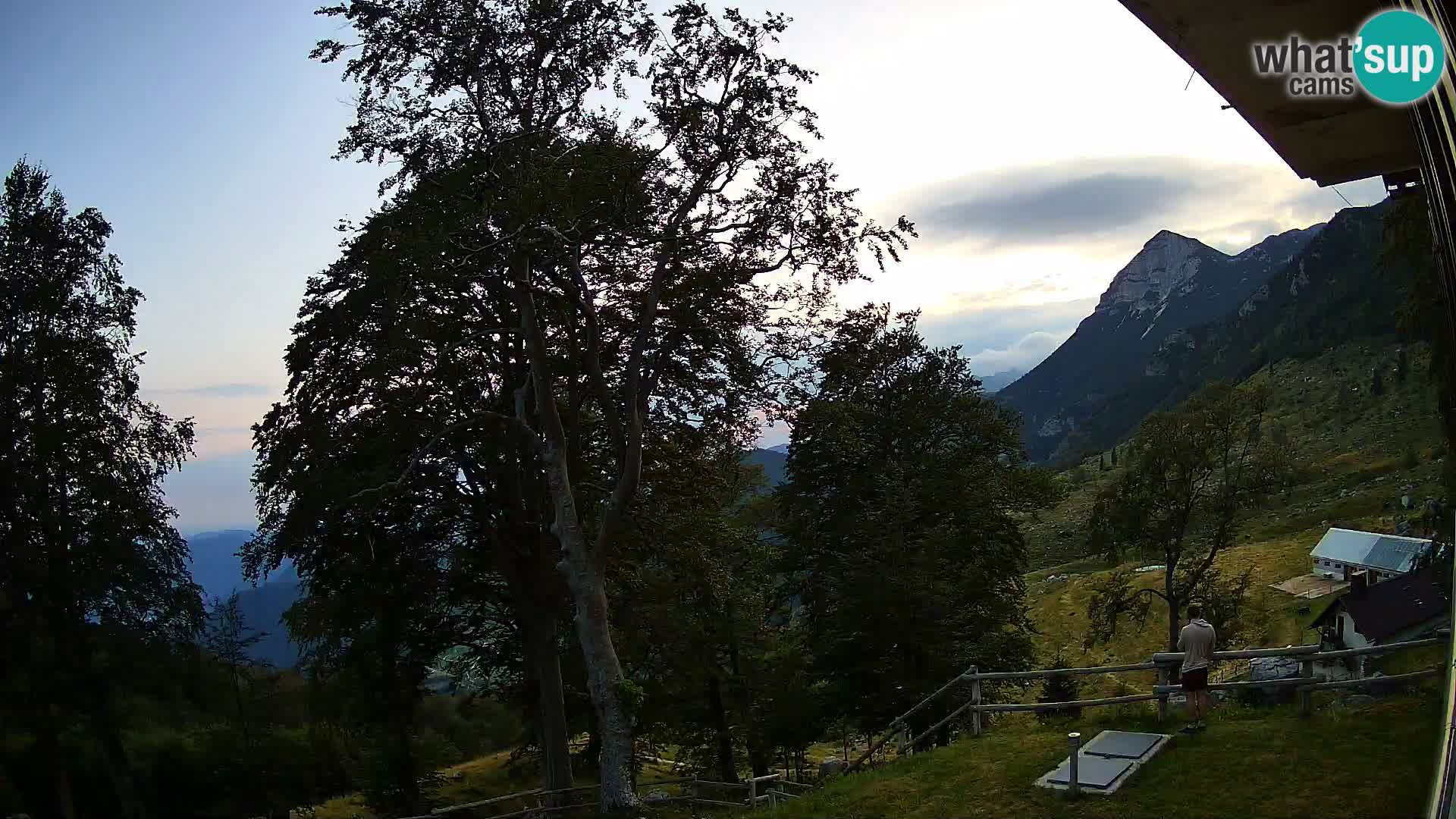 Planina Razor Mountain Hut live cam (1315) | view to Tolminski Migovec