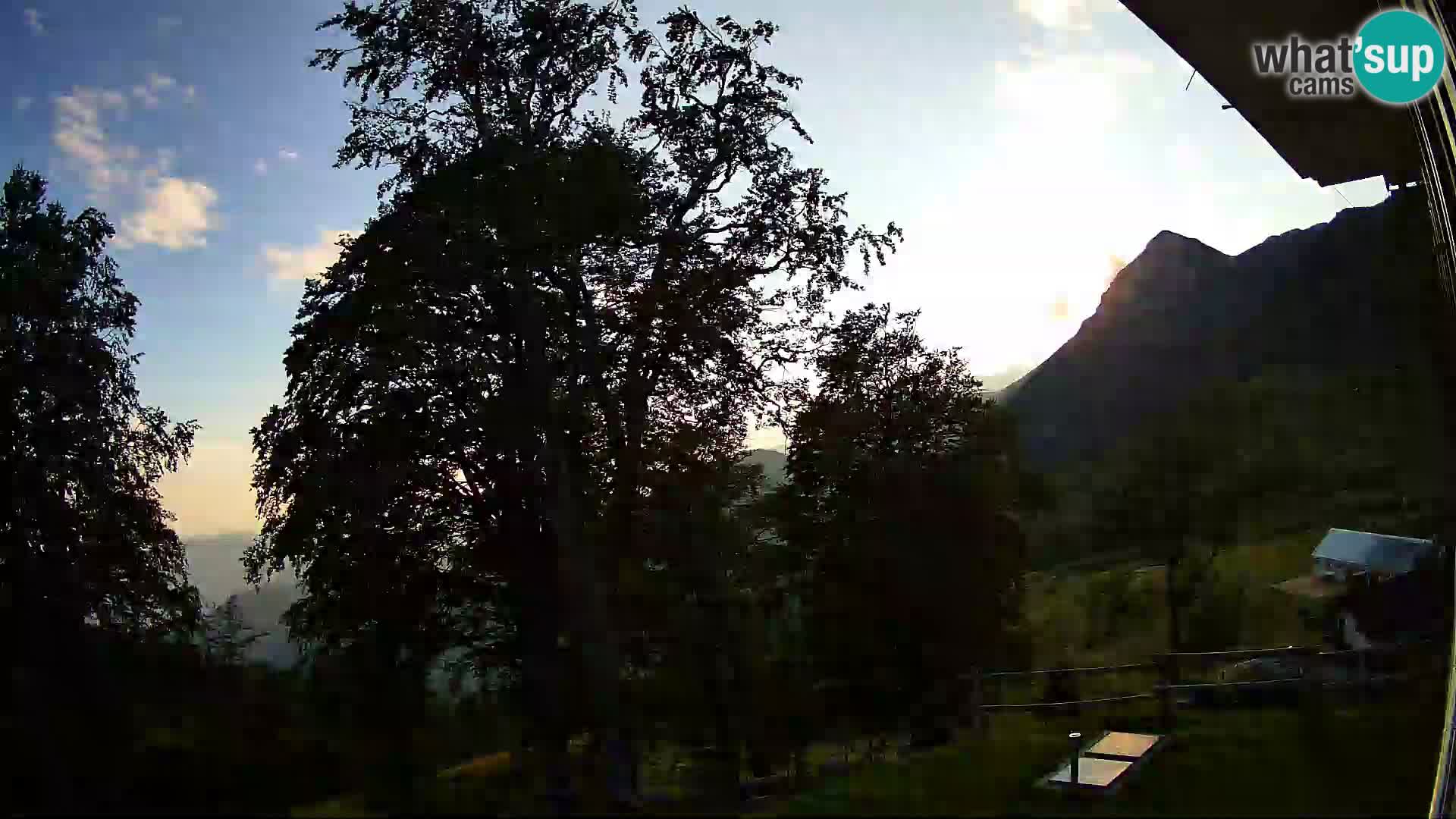 Baita di montagna Planina Razor webcam (1315) | vista su Tolminski Migovec