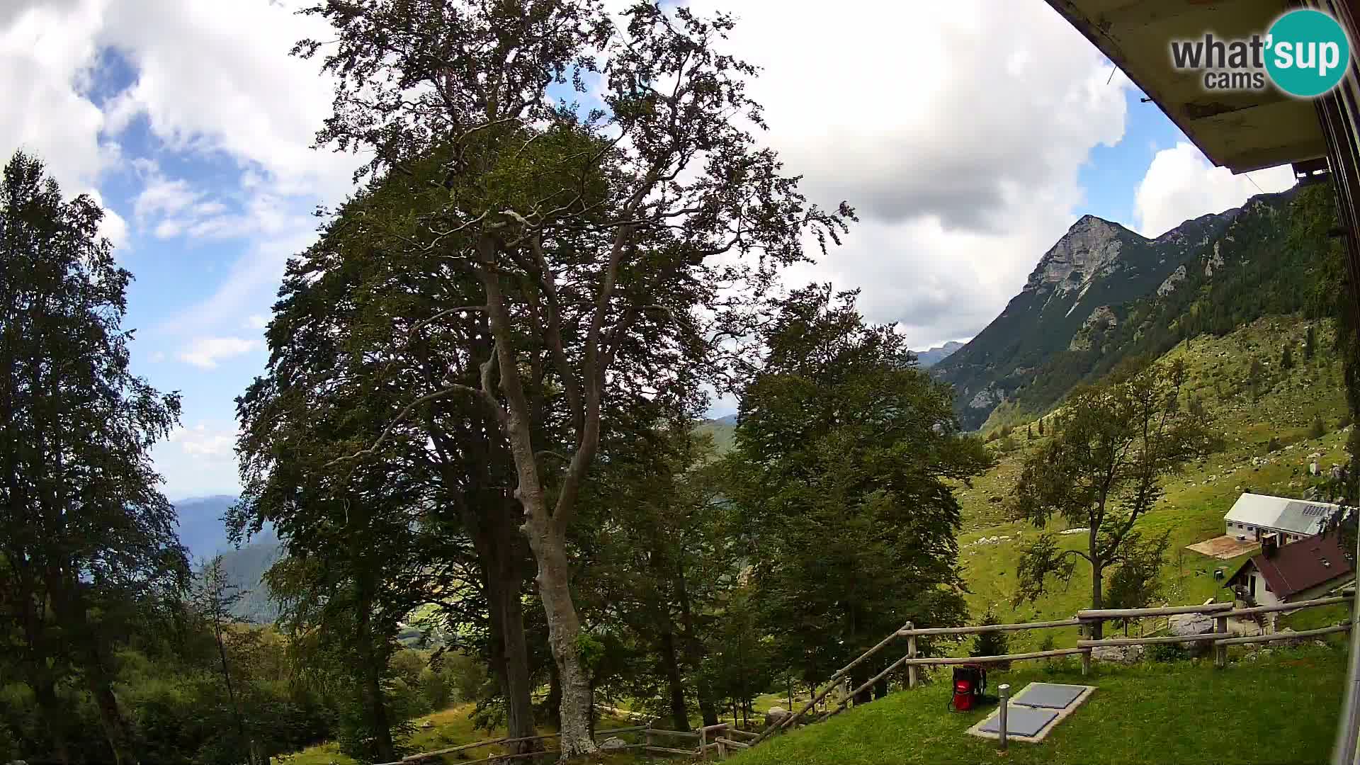 Planina Razor Mountain Hut live cam (1315) | view to Tolminski Migovec
