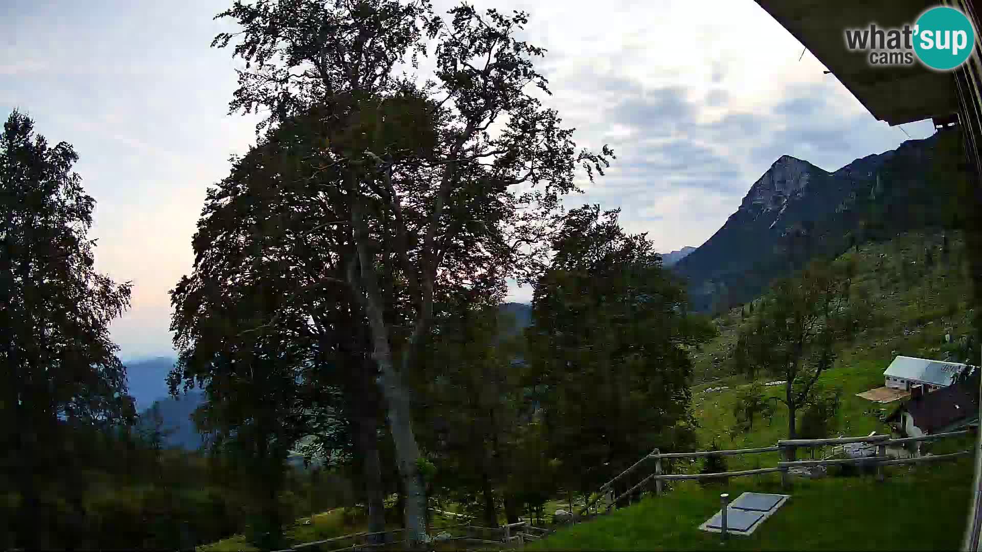 Planina Razor Mountain Hut live cam (1315) | view to Tolminski Migovec