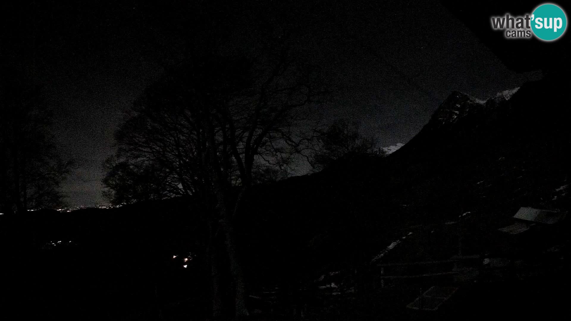 Planina Razor Bergütte Webcam (1315) | Blick auf Tolminski Migovec