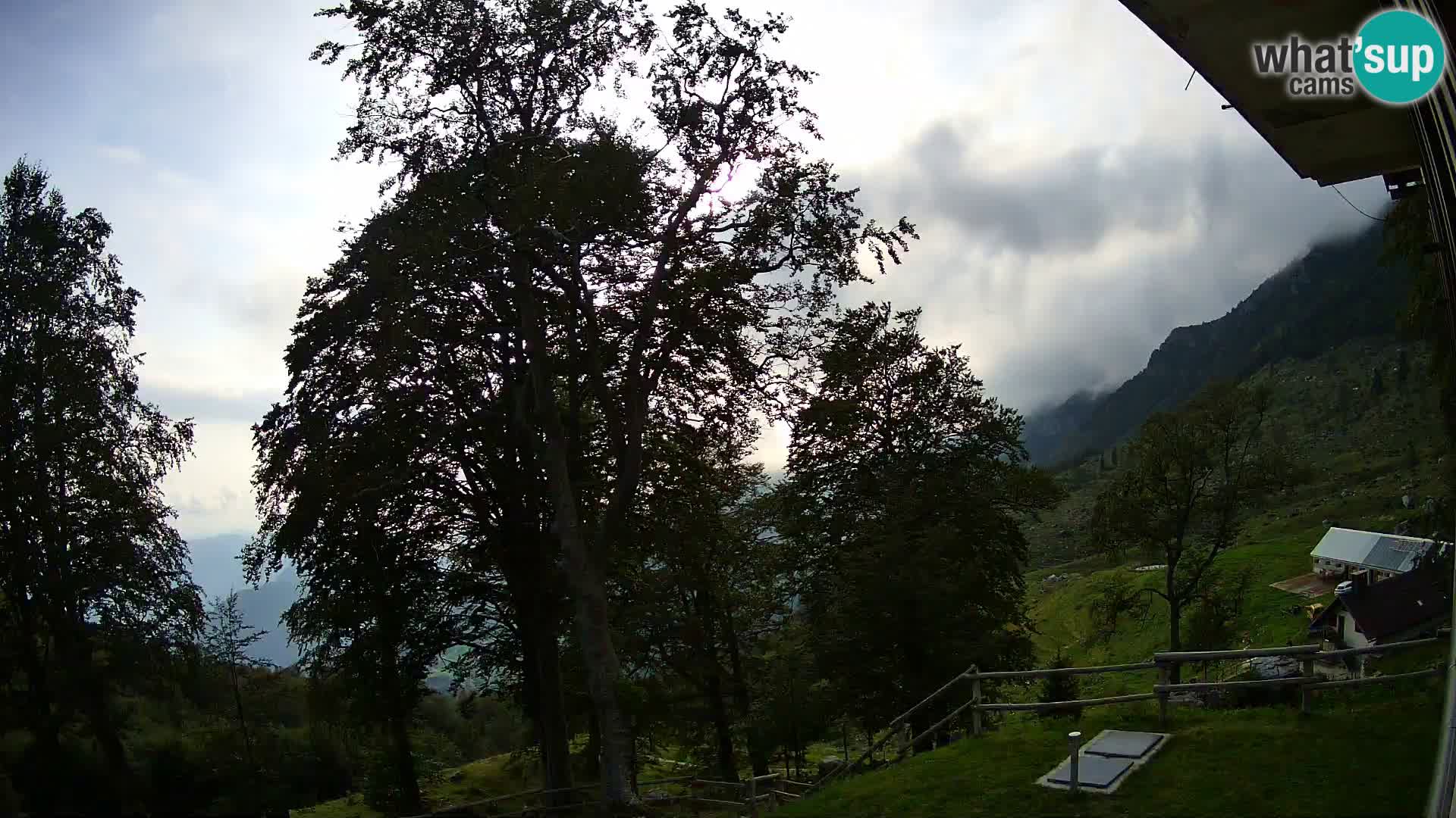 Planina Razor Mountain Hut live cam (1315) | view to Tolminski Migovec