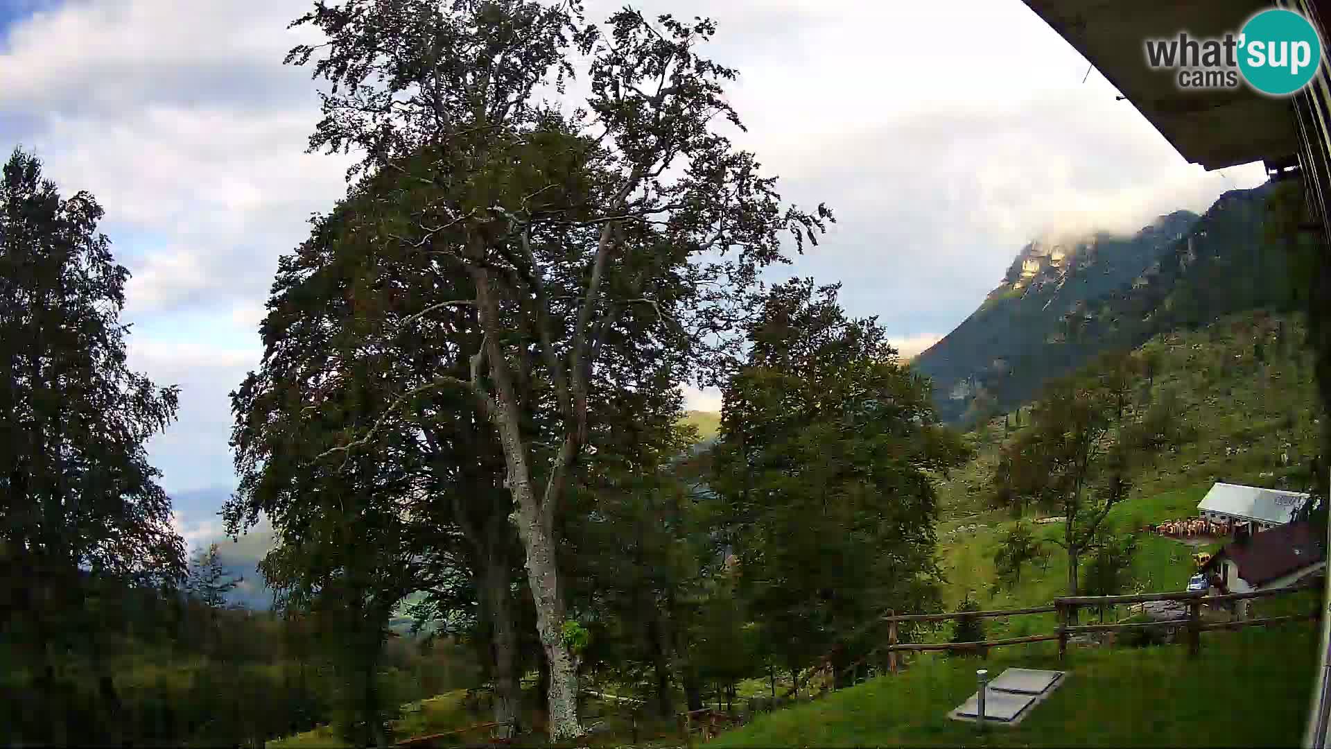 Refuge de la montagne Planina Razor caméra en direct (1315) | vue sur Tolminski Migovec