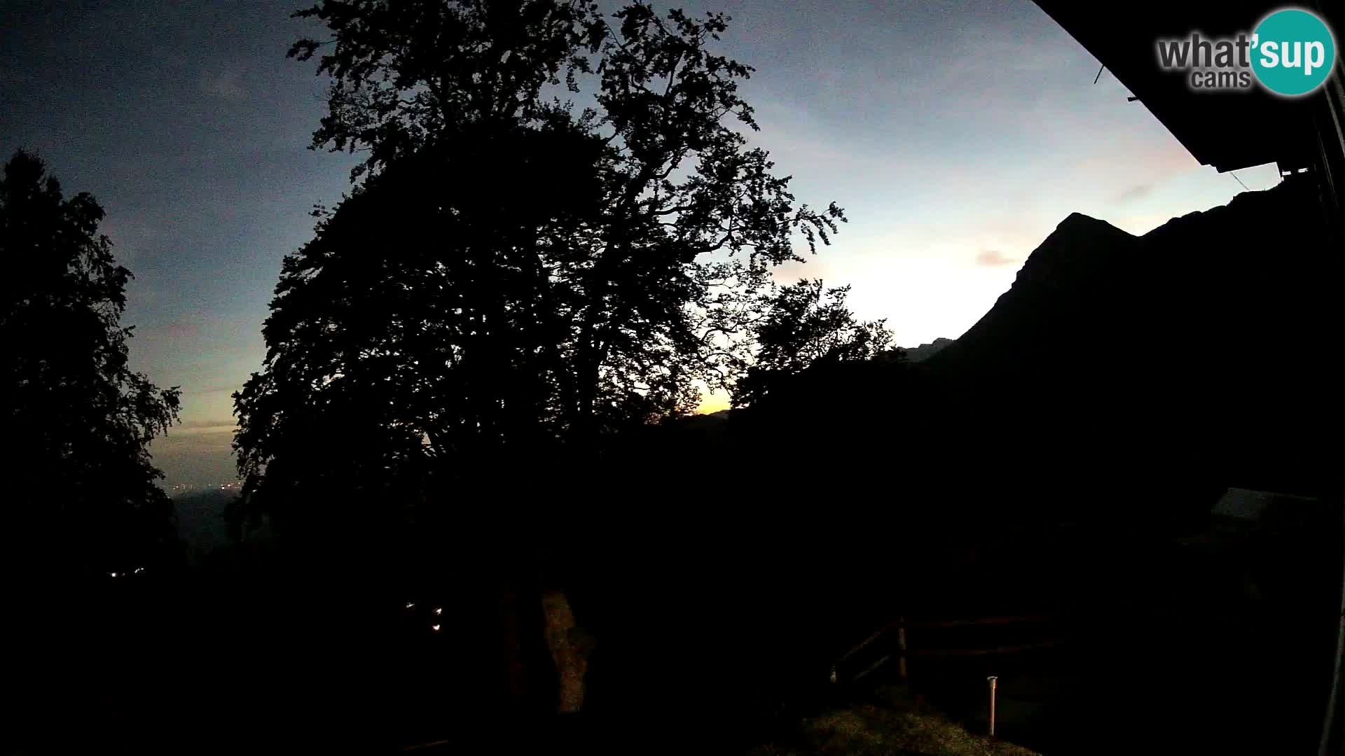 Baita di montagna Planina Razor webcam (1315) | vista su Tolminski Migovec