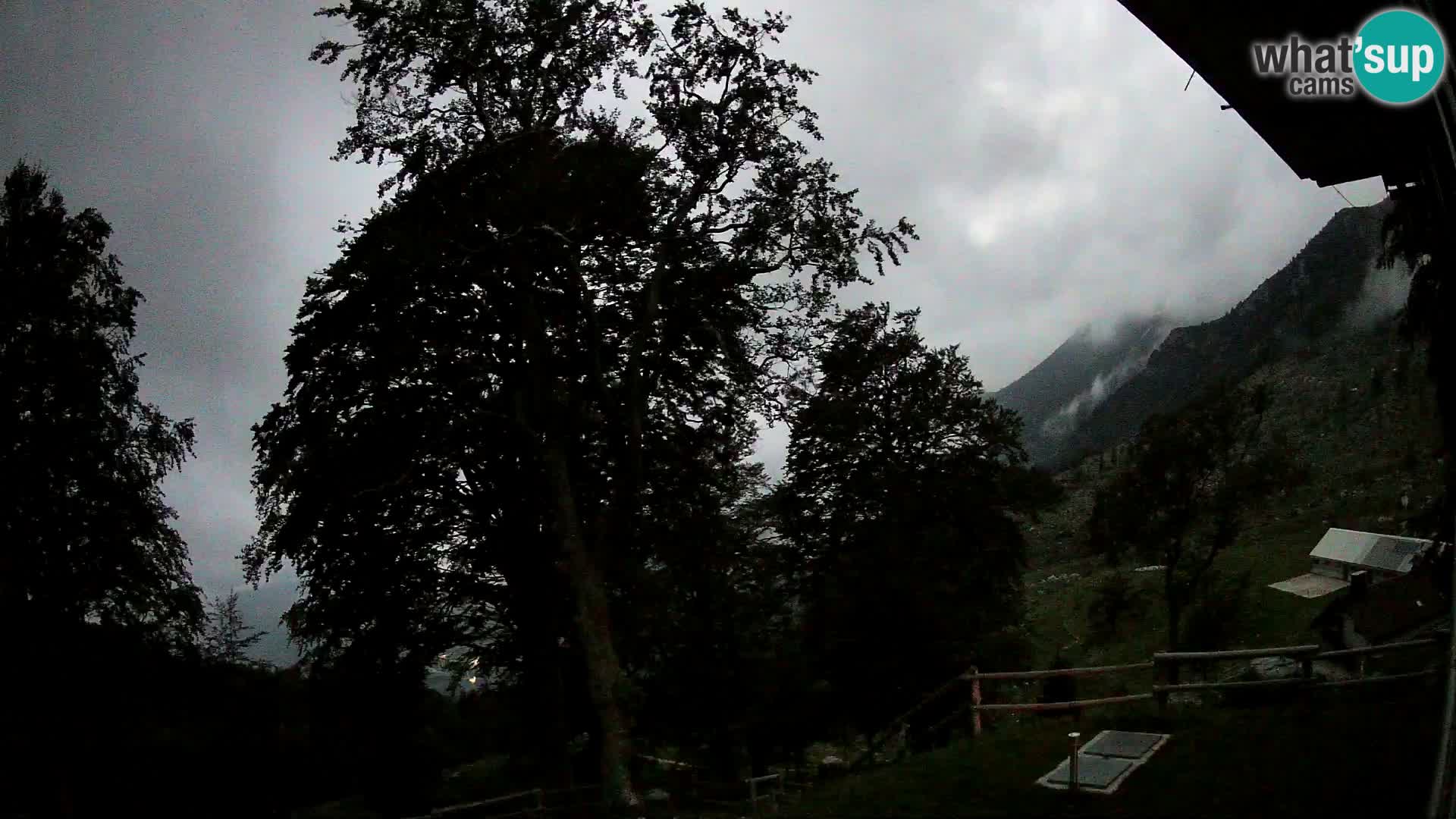 Planina Razor Bergütte Webcam (1315) | Blick auf Tolminski Migovec