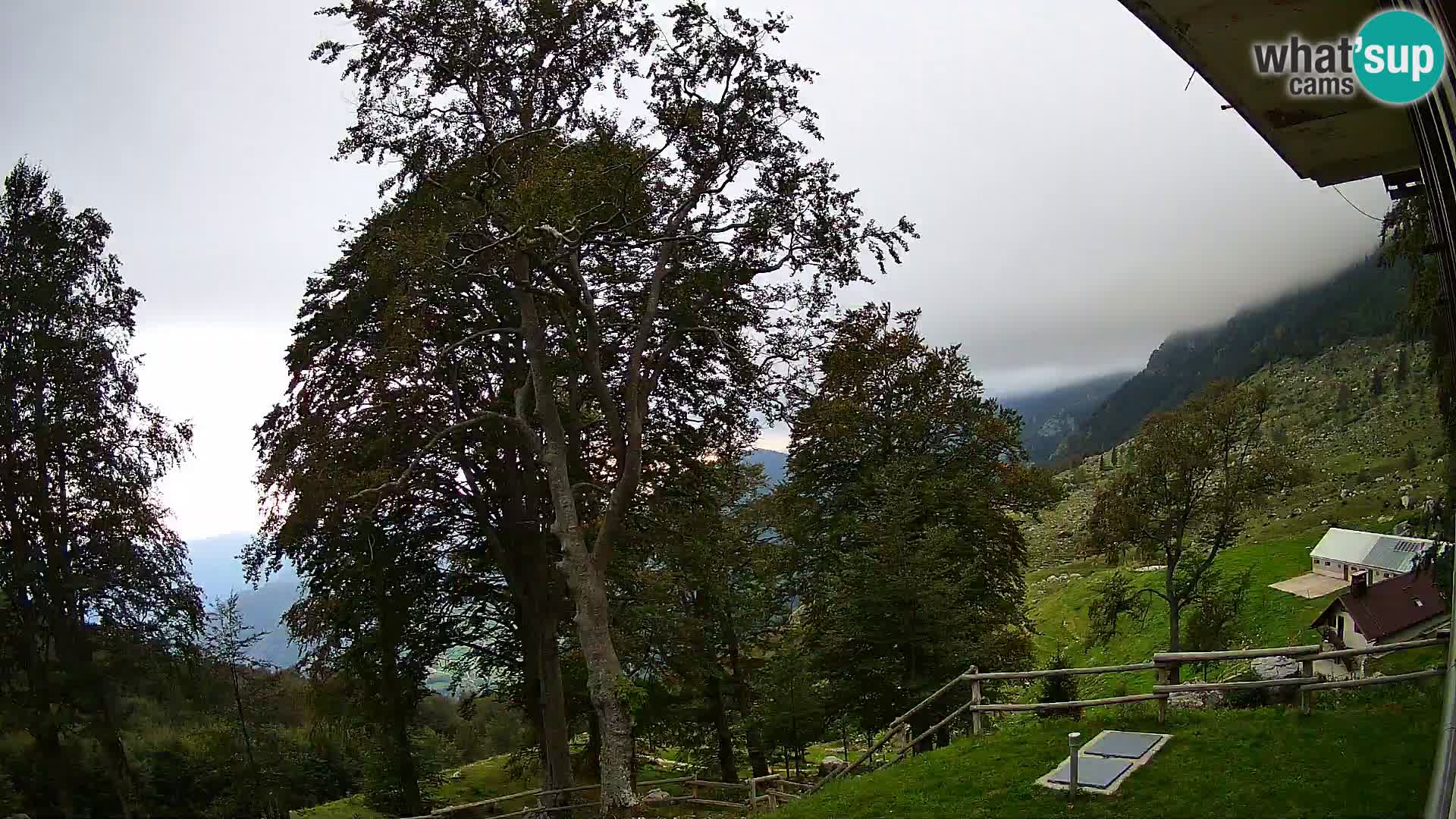 Planina Razor Mountain Hut live cam (1315) | view to Tolminski Migovec