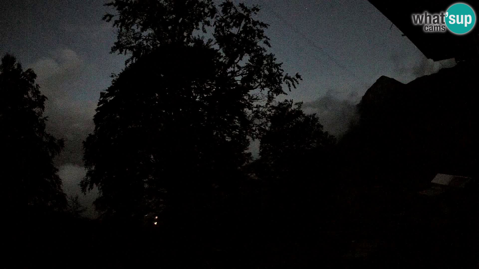 Planina Razor Bergütte Webcam (1315) | Blick auf Tolminski Migovec