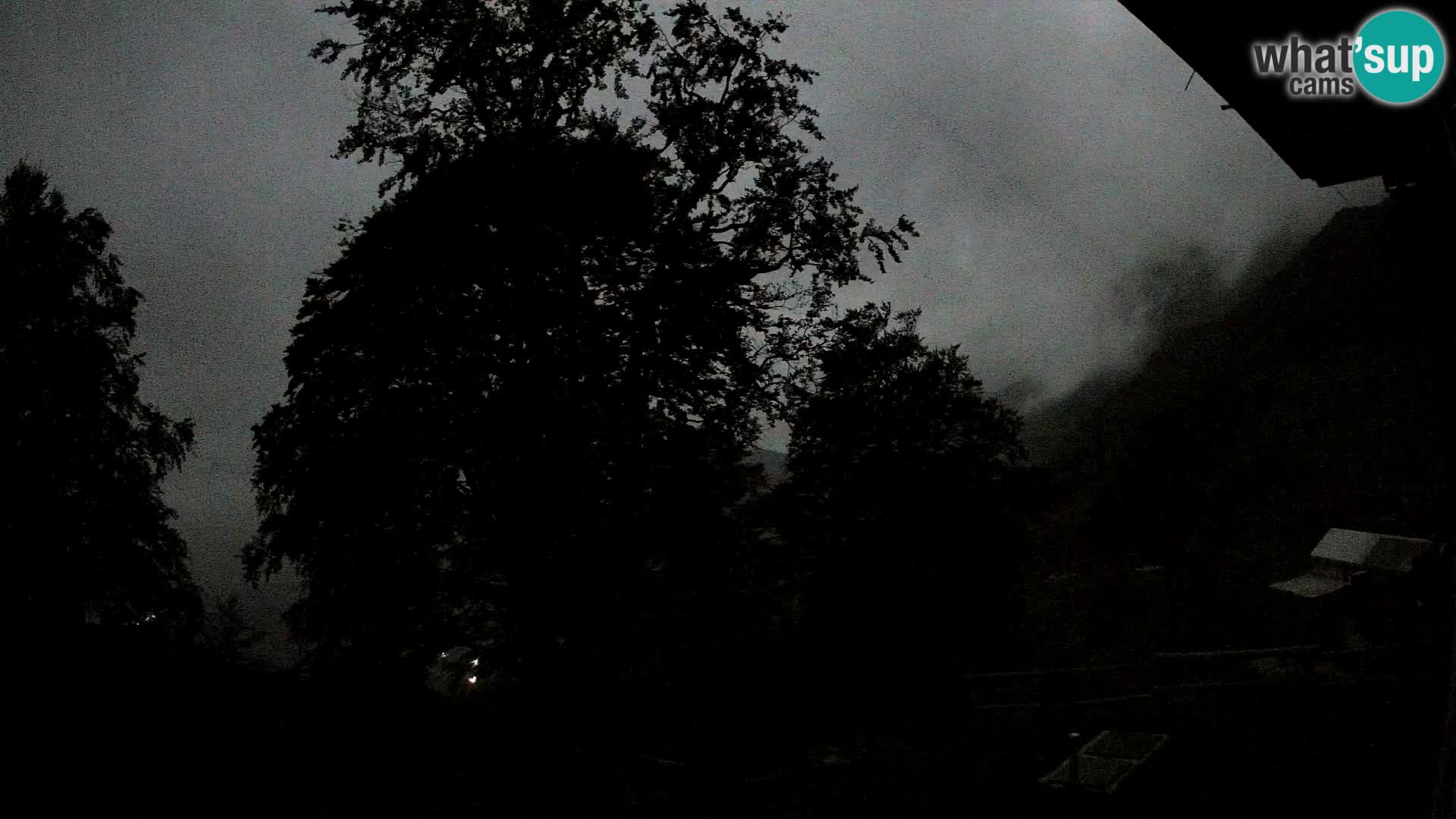 Baita di montagna Planina Razor webcam (1315) | vista su Tolminski Migovec