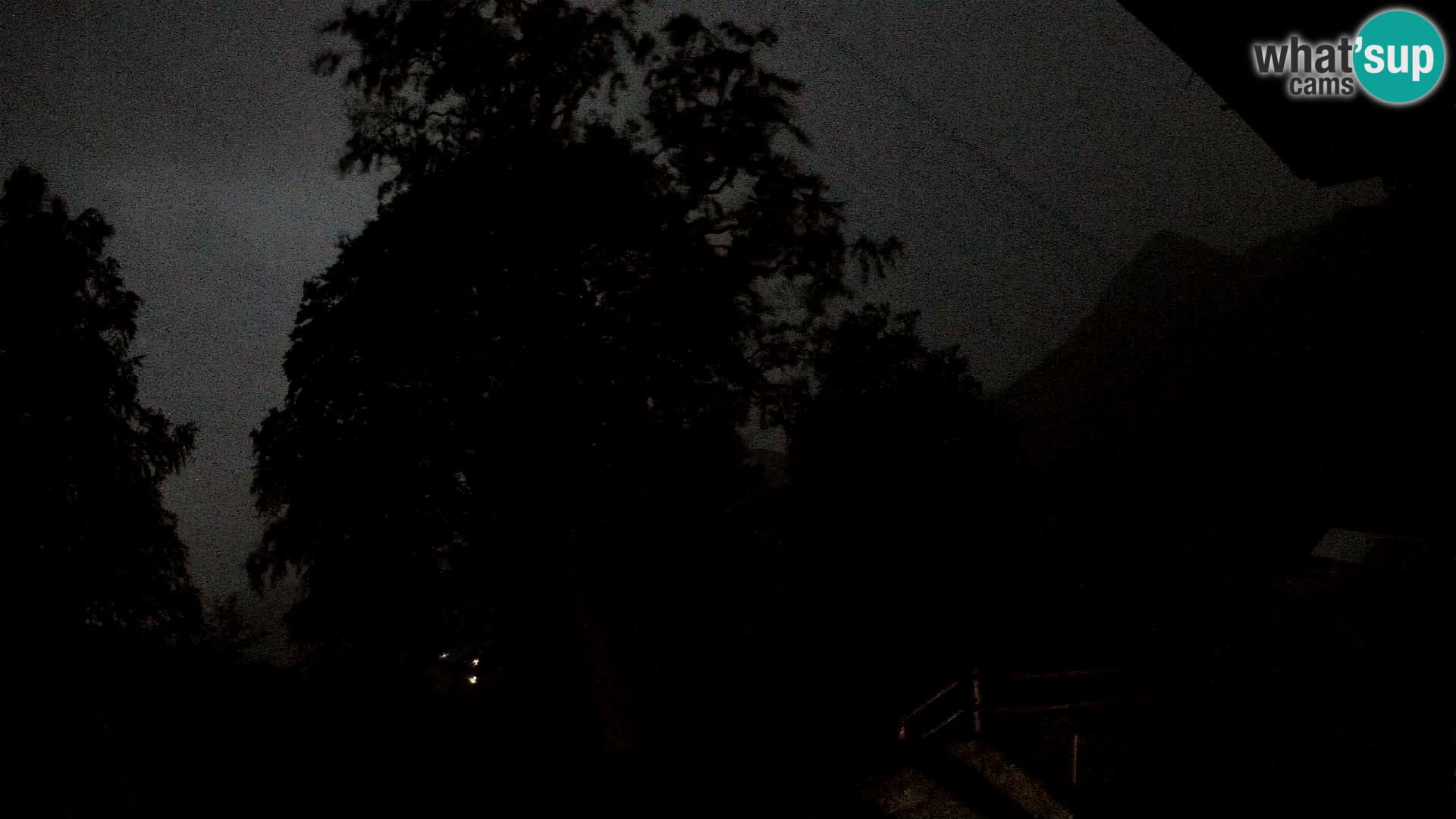 Baita di montagna Planina Razor webcam (1315) | vista su Tolminski Migovec