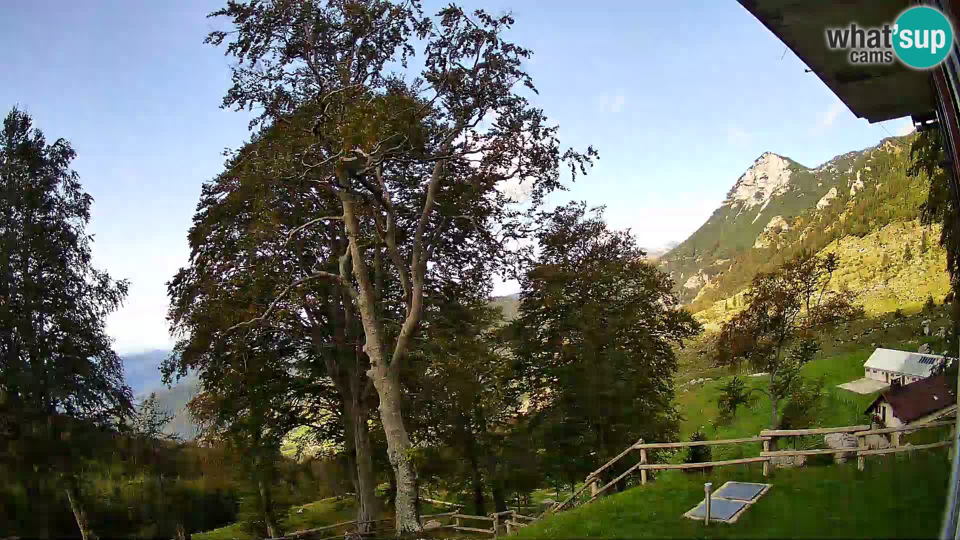 Planina Razor Mountain Hut live cam (1315) | view to Tolminski Migovec