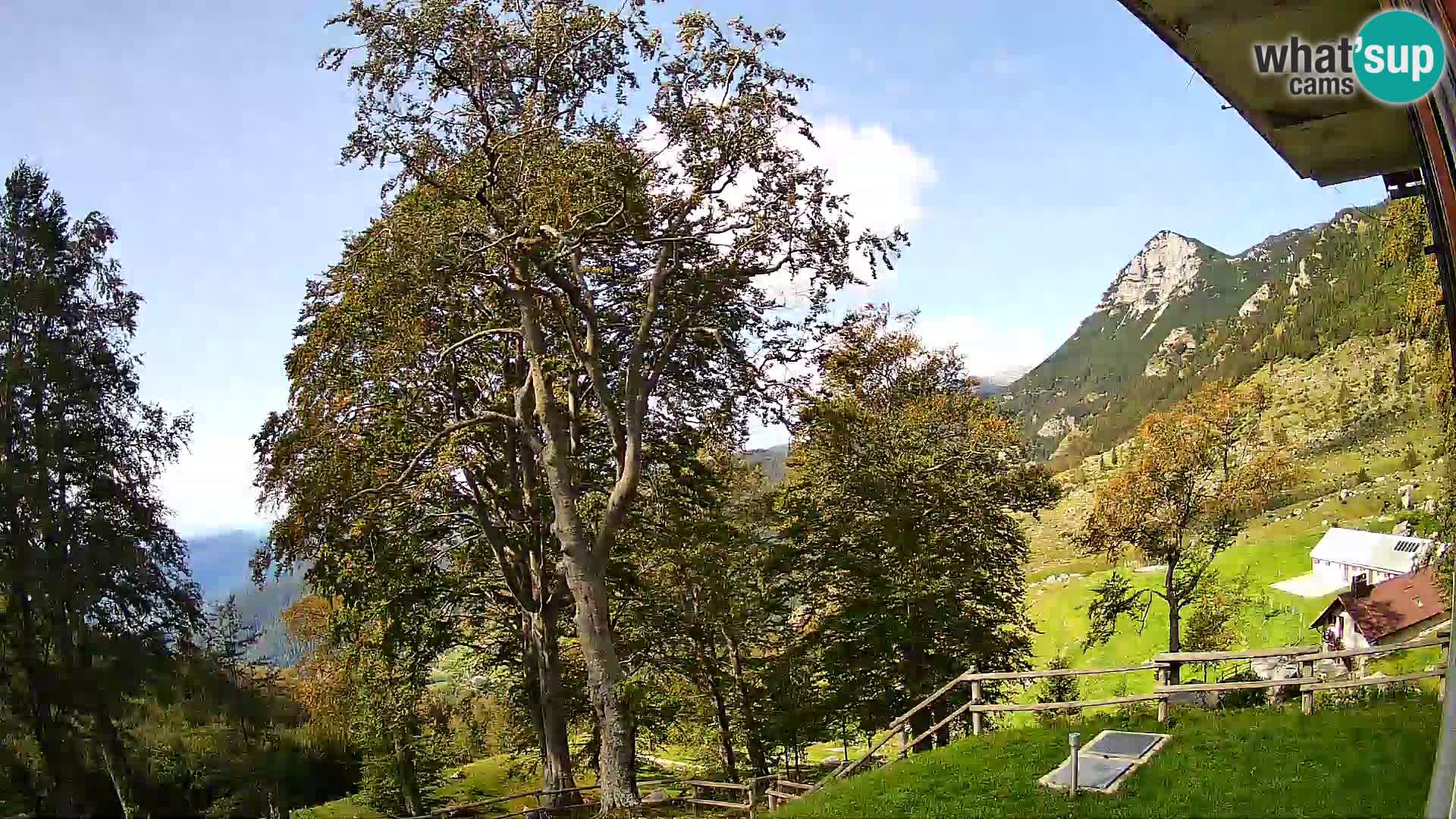 Refuge de la montagne Planina Razor caméra en direct (1315) | vue sur Tolminski Migovec