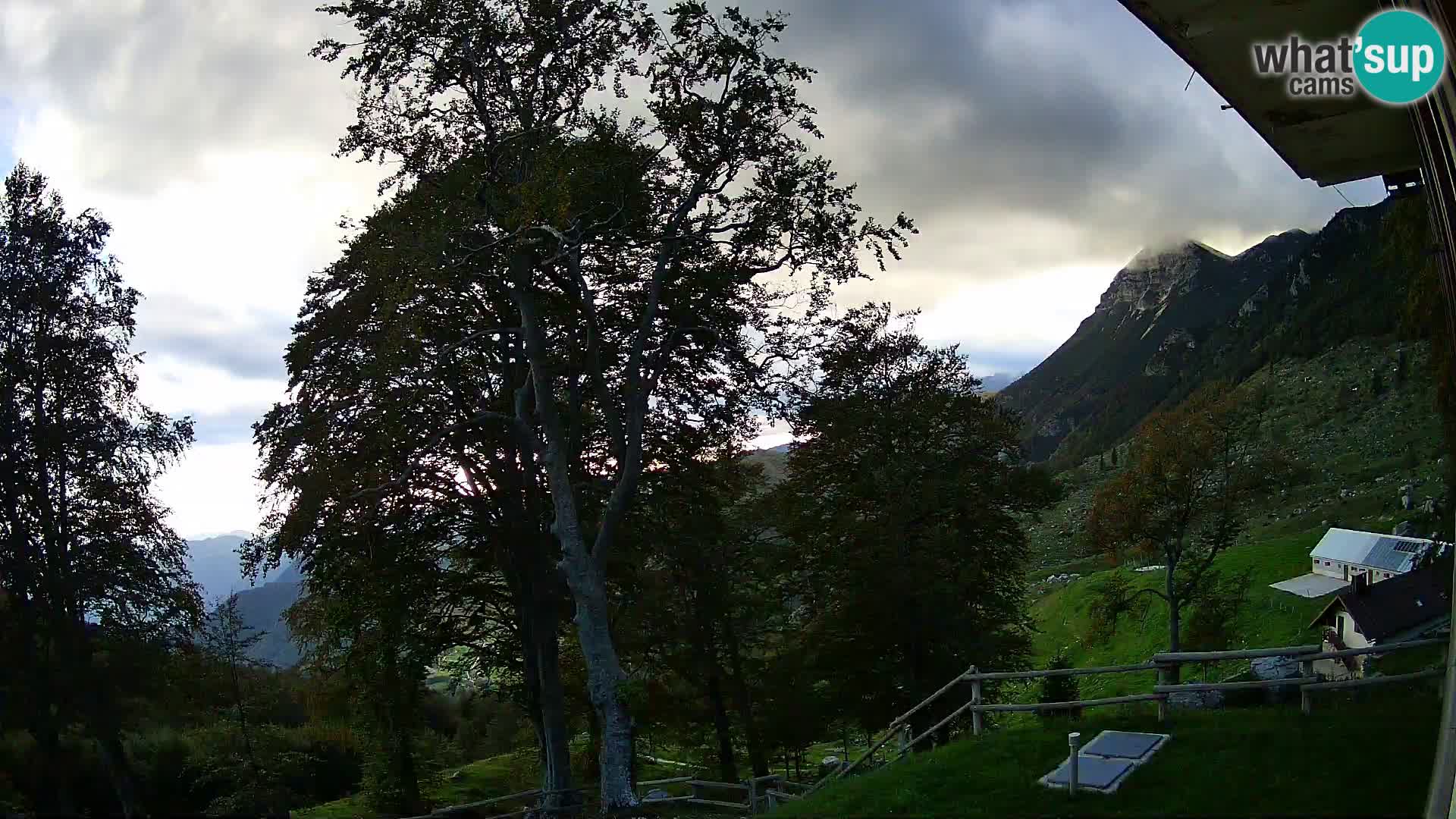 Planina Razor Mountain Hut live cam (1315) | view to Tolminski Migovec