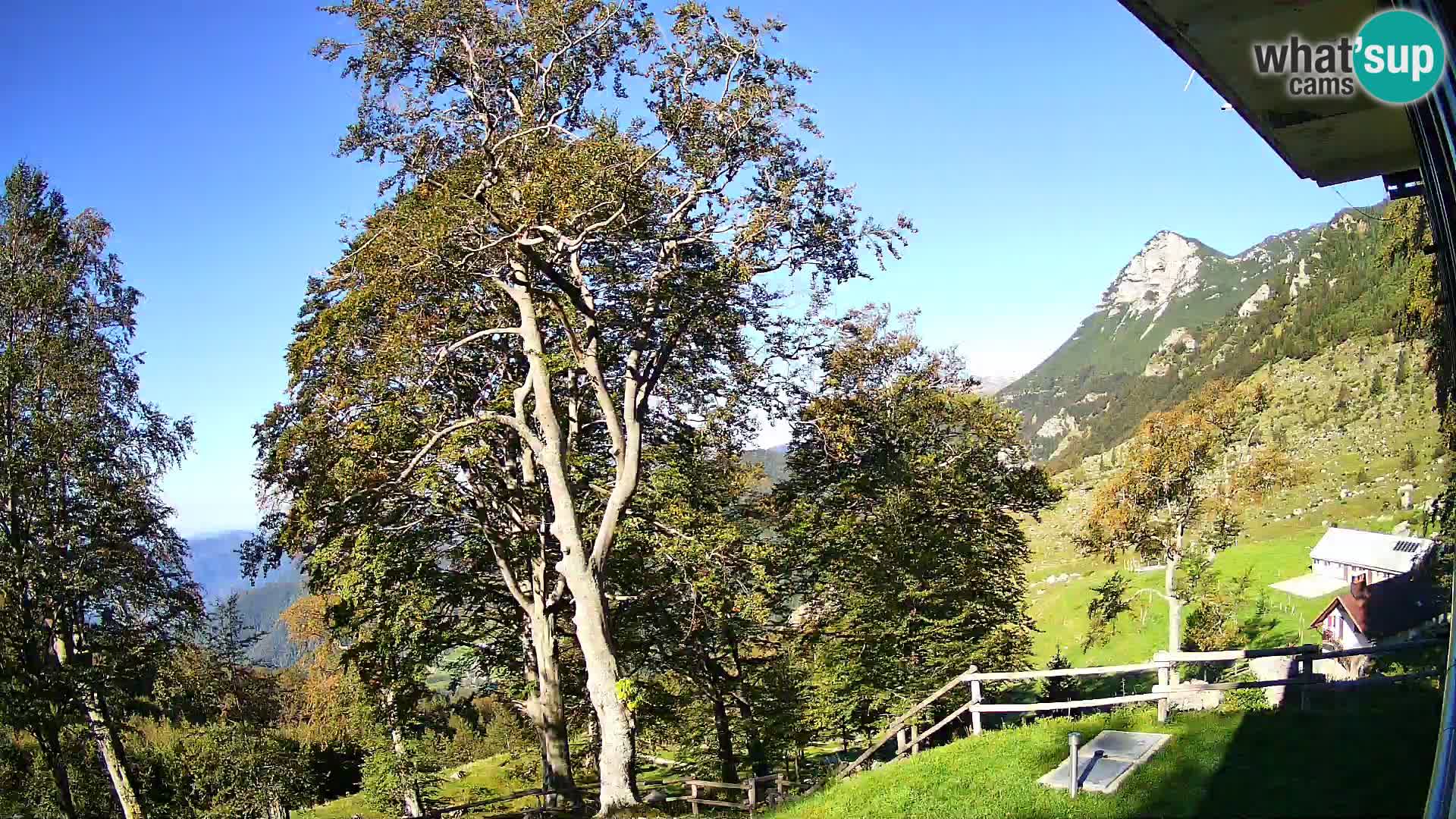 Refuge de la montagne Planina Razor caméra en direct (1315) | vue sur Tolminski Migovec