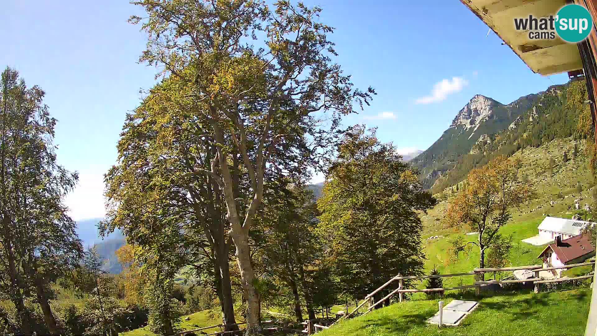 Planina Razor Mountain Hut live cam (1315) | view to Tolminski Migovec