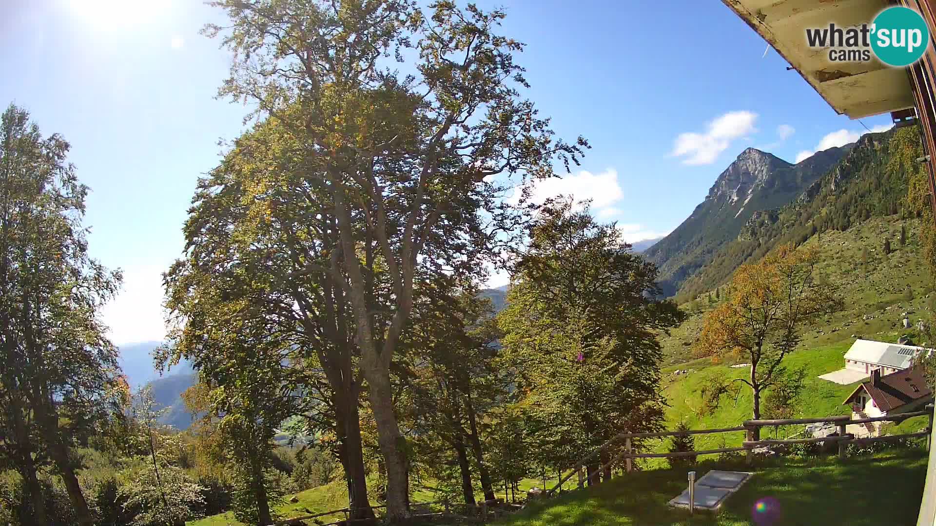 Planina Razor Bergütte Webcam (1315) | Blick auf Tolminski Migovec