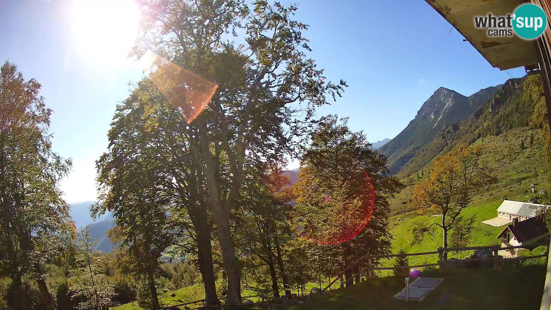 Planina Razor Bergütte Webcam (1315) | Blick auf Tolminski Migovec