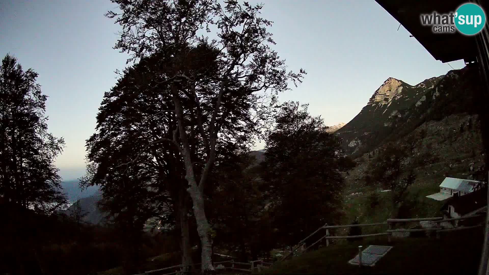 Refuge de la montagne Planina Razor caméra en direct (1315) | vue sur Tolminski Migovec