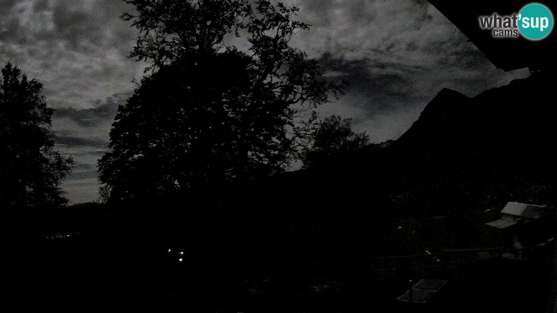 Planina Razor Mountain Hut live cam (1315) | view to Tolminski Migovec