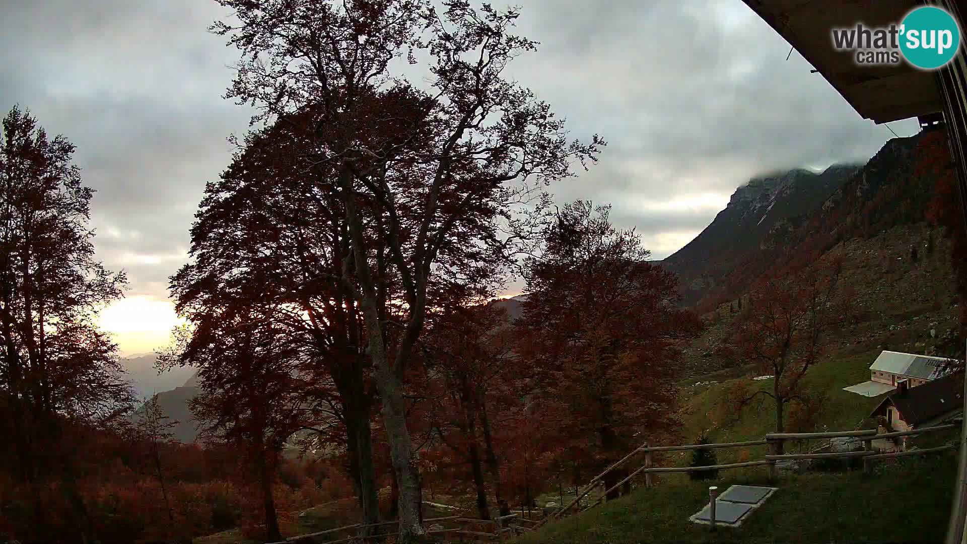 Refuge de la montagne Planina Razor caméra en direct (1315) | vue sur Tolminski Migovec
