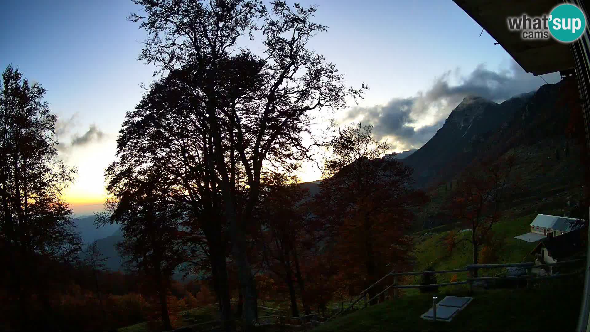 Refuge de la montagne Planina Razor caméra en direct (1315) | vue sur Tolminski Migovec