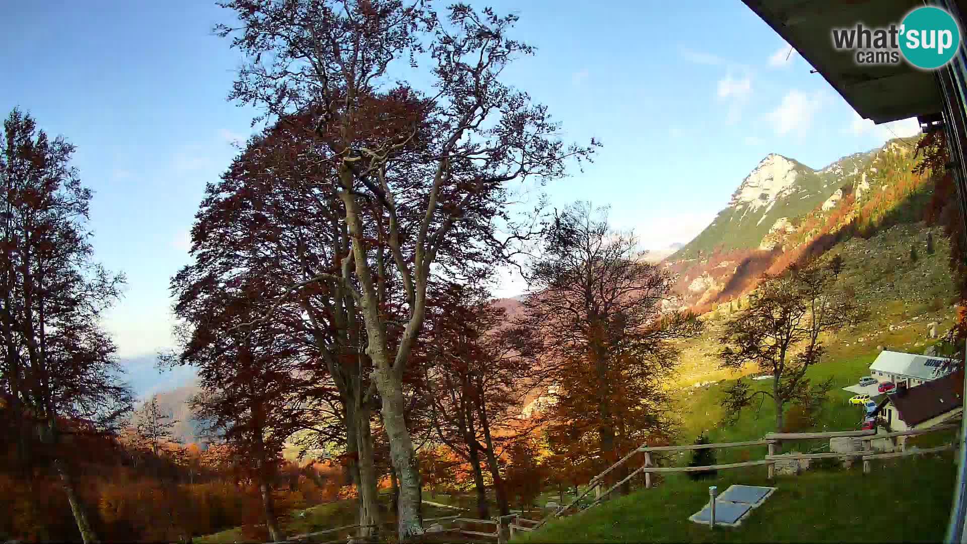 Planina Razor Mountain Hut live cam (1315) | view to Tolminski Migovec