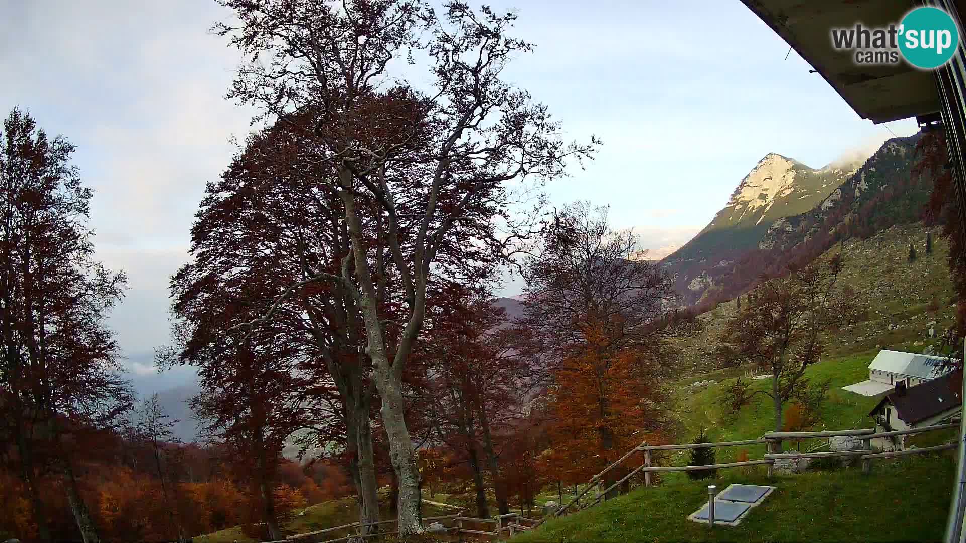 Refuge de la montagne Planina Razor caméra en direct (1315) | vue sur Tolminski Migovec
