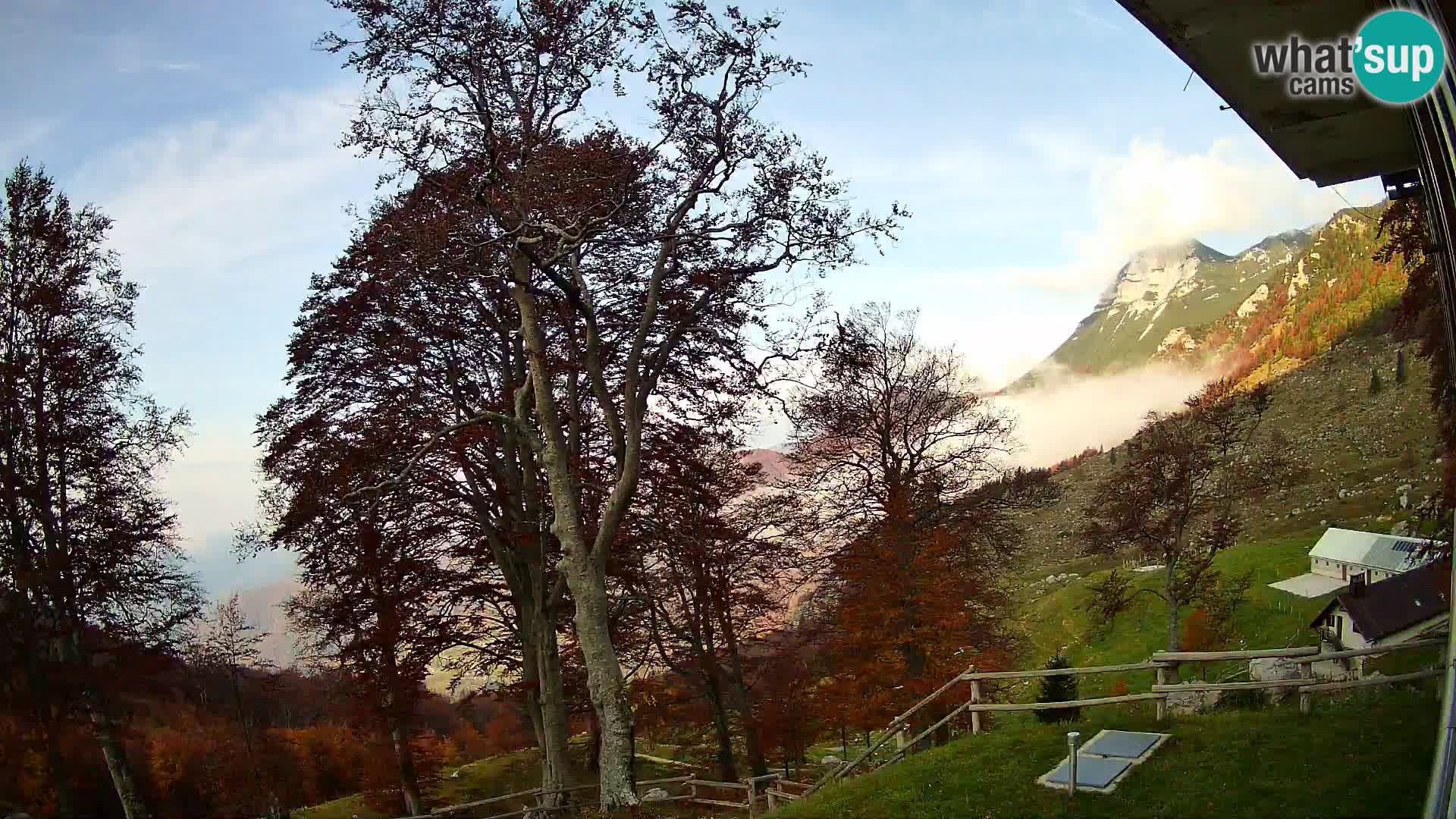 Planina Razor Mountain Hut live cam (1315) | view to Tolminski Migovec