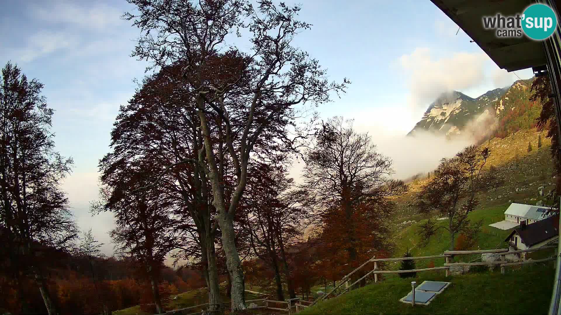Refuge de la montagne Planina Razor caméra en direct (1315) | vue sur Tolminski Migovec
