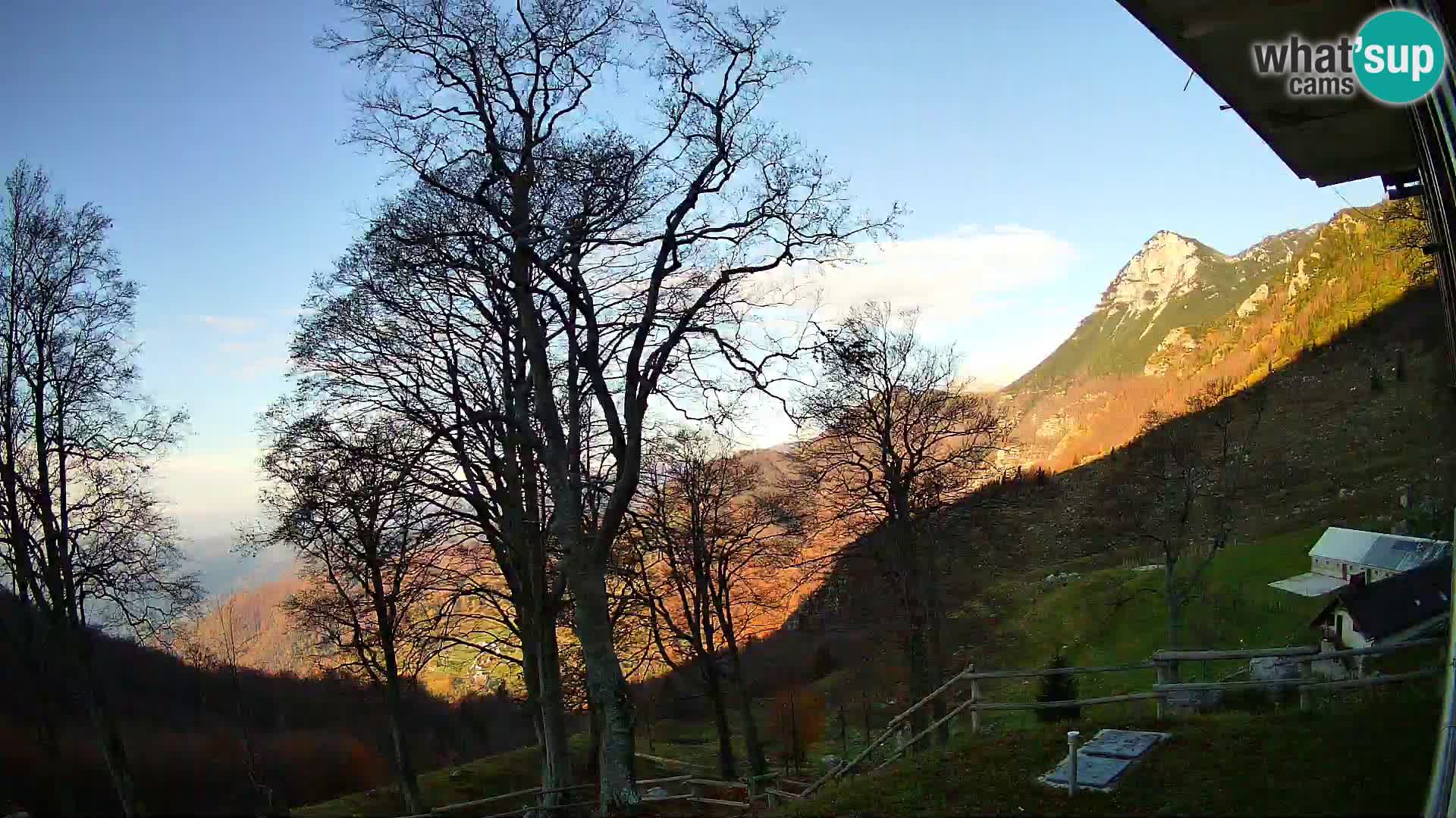 Refuge de la montagne Planina Razor caméra en direct (1315) | vue sur Tolminski Migovec