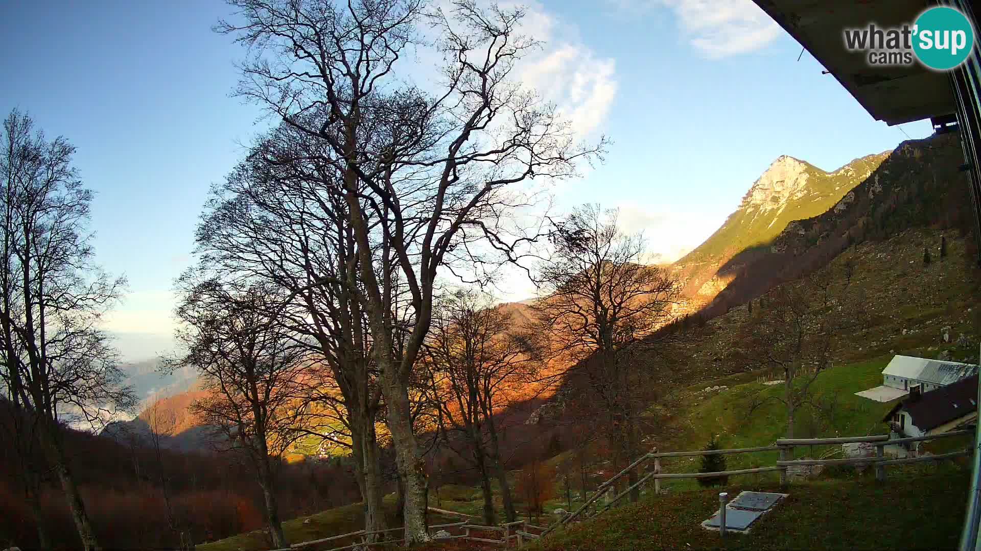 Refuge de la montagne Planina Razor caméra en direct (1315) | vue sur Tolminski Migovec