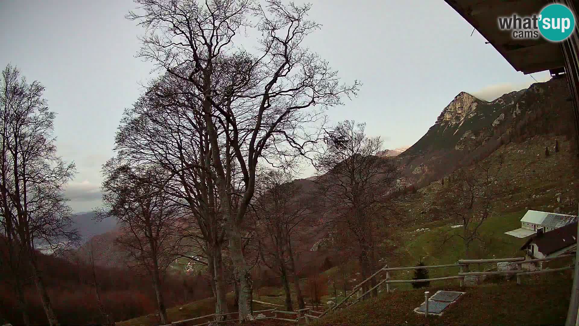 Planina Razor Mountain Hut live cam (1315) | view to Tolminski Migovec
