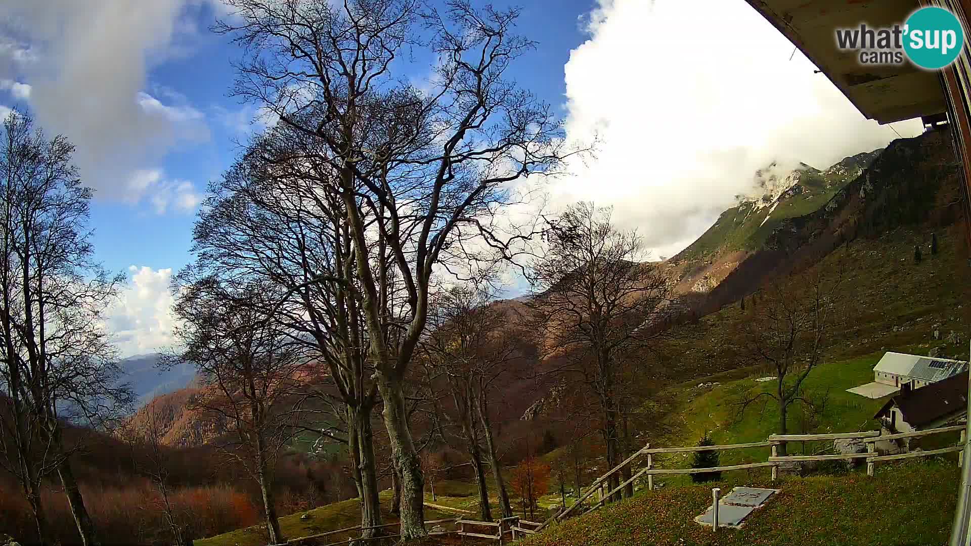 Refuge de la montagne Planina Razor caméra en direct (1315) | vue sur Tolminski Migovec