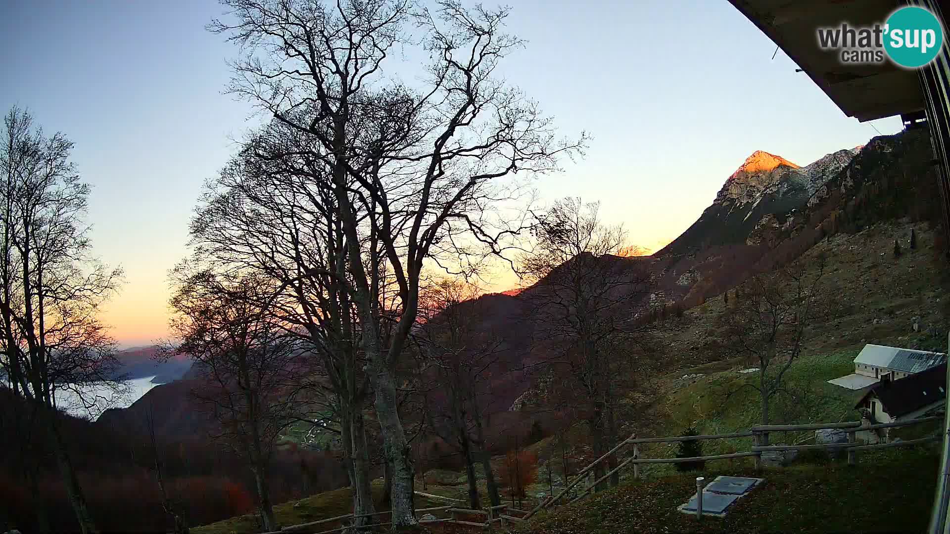 Refuge de la montagne Planina Razor caméra en direct (1315) | vue sur Tolminski Migovec