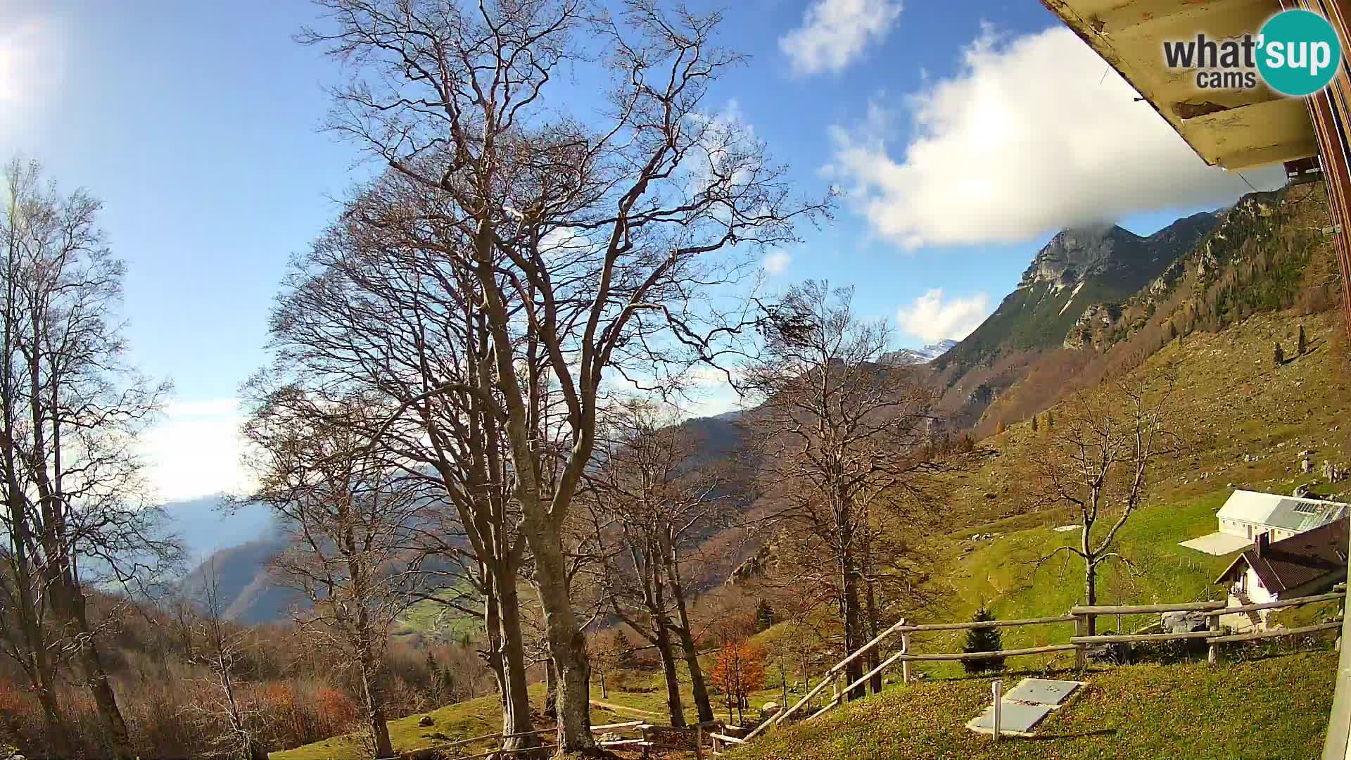 Refuge de la montagne Planina Razor caméra en direct (1315) | vue sur Tolminski Migovec