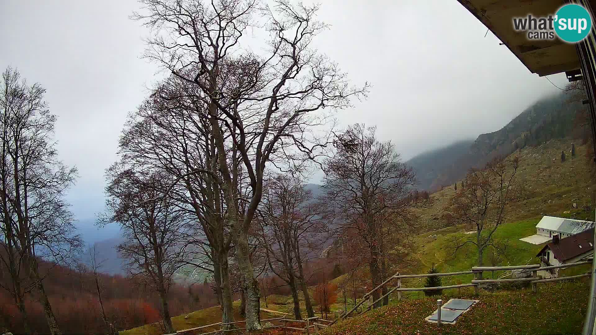 Refuge de la montagne Planina Razor caméra en direct (1315) | vue sur Tolminski Migovec