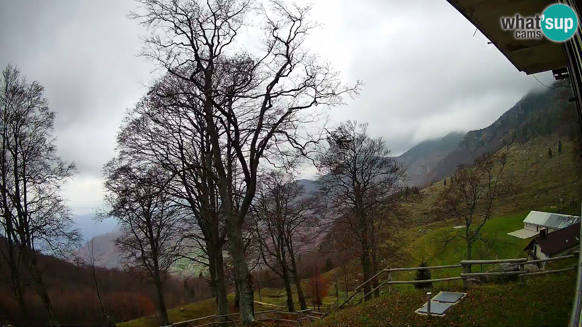 Refuge de la montagne Planina Razor caméra en direct (1315) | vue sur Tolminski Migovec