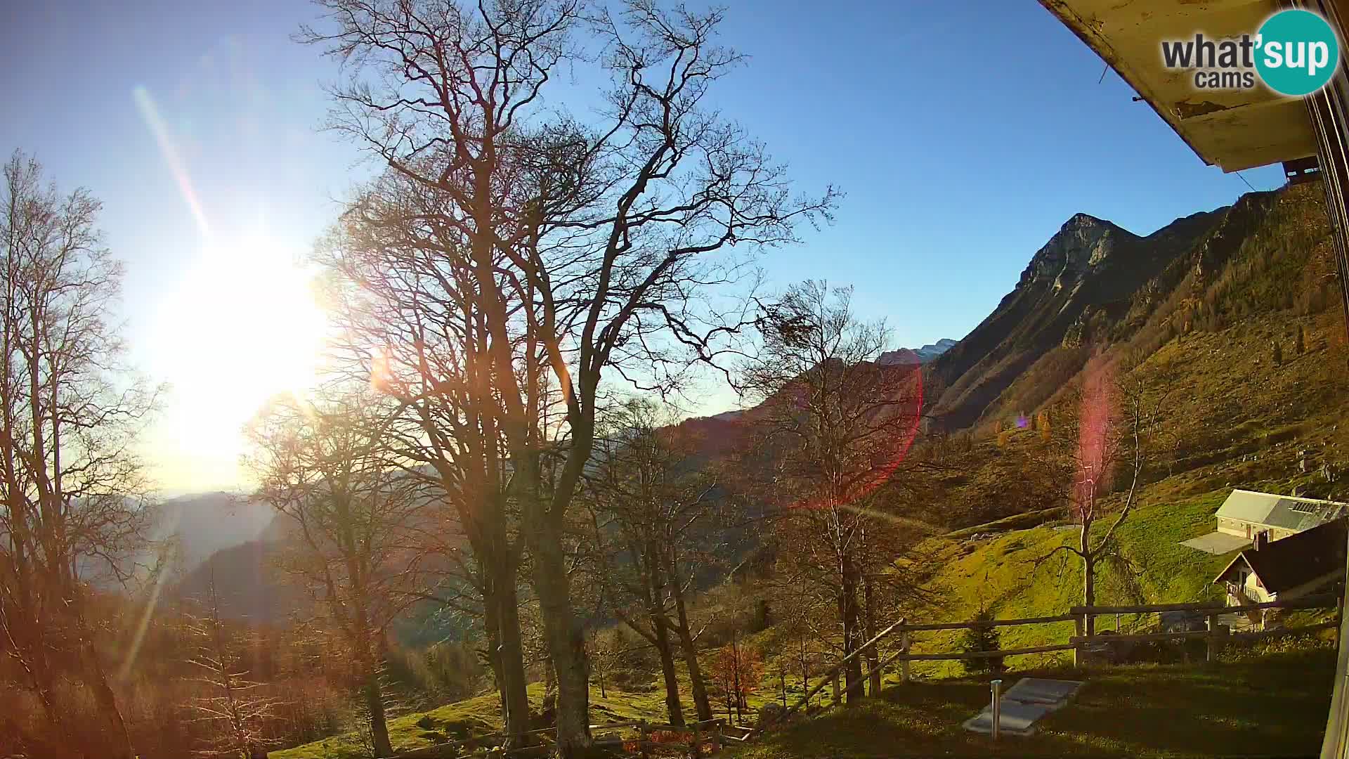 Planinarski dom na planini Razor (1315) | Pogled na Tolminski Migovec