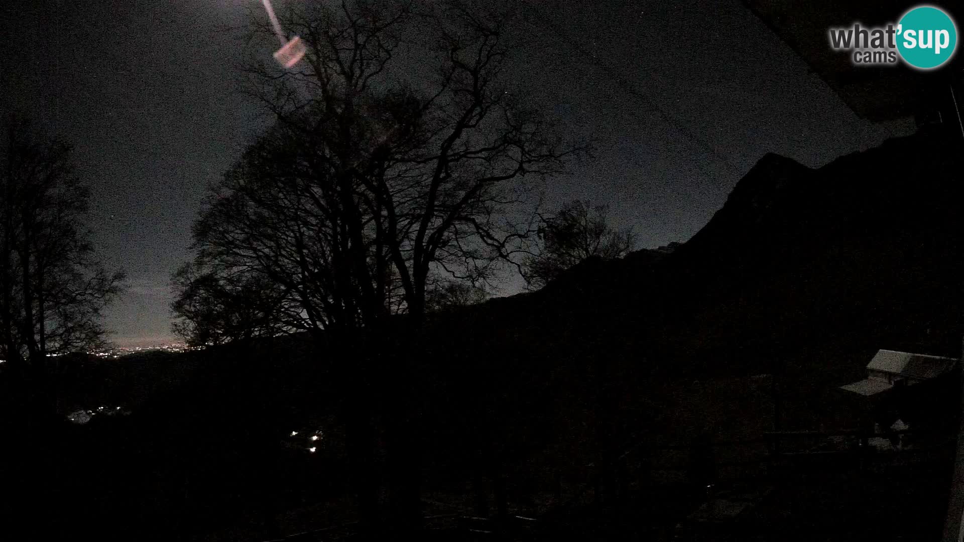 Planina Razor Mountain Hut live cam (1315) | view to Tolminski Migovec