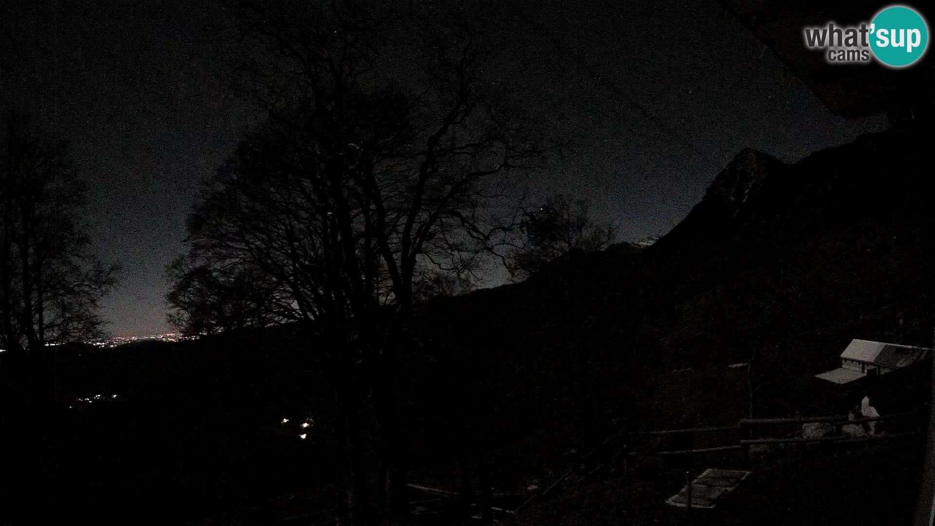 Planina Razor Bergütte Webcam (1315) | Blick auf Tolminski Migovec