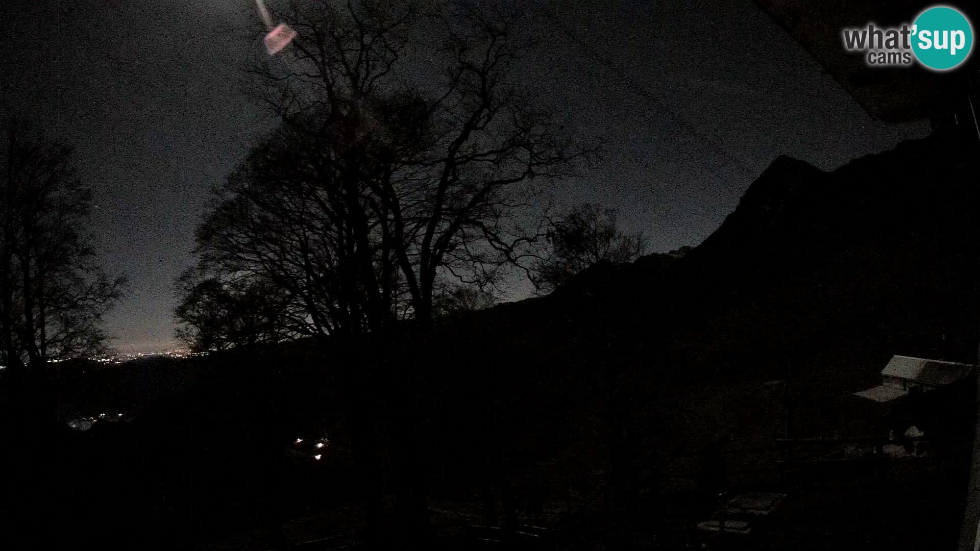 Planina Razor Bergütte Webcam (1315) | Blick auf Tolminski Migovec