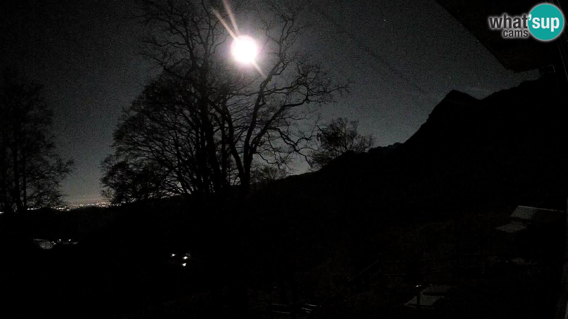 Planina Razor Bergütte Webcam (1315) | Blick auf Tolminski Migovec